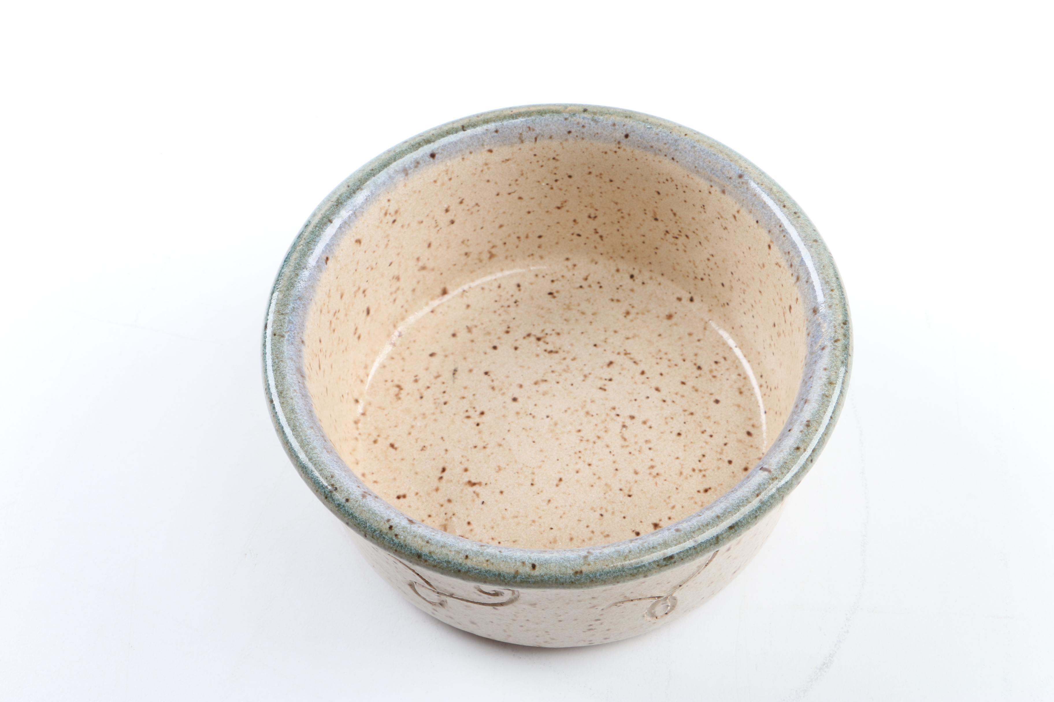 Annapolis Art Pottery Bun Warmer and Bowl