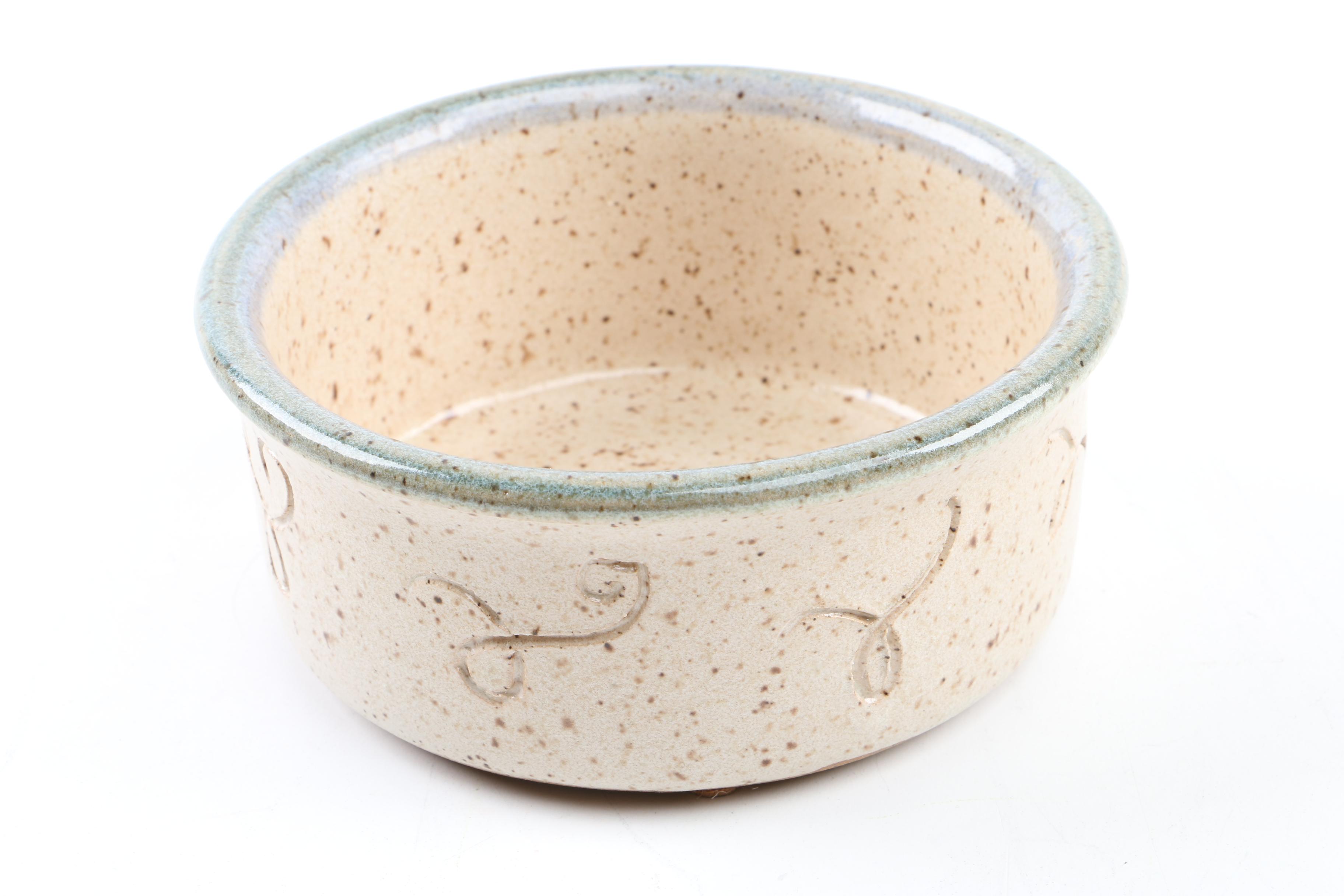 Annapolis Art Pottery Bun Warmer and Bowl