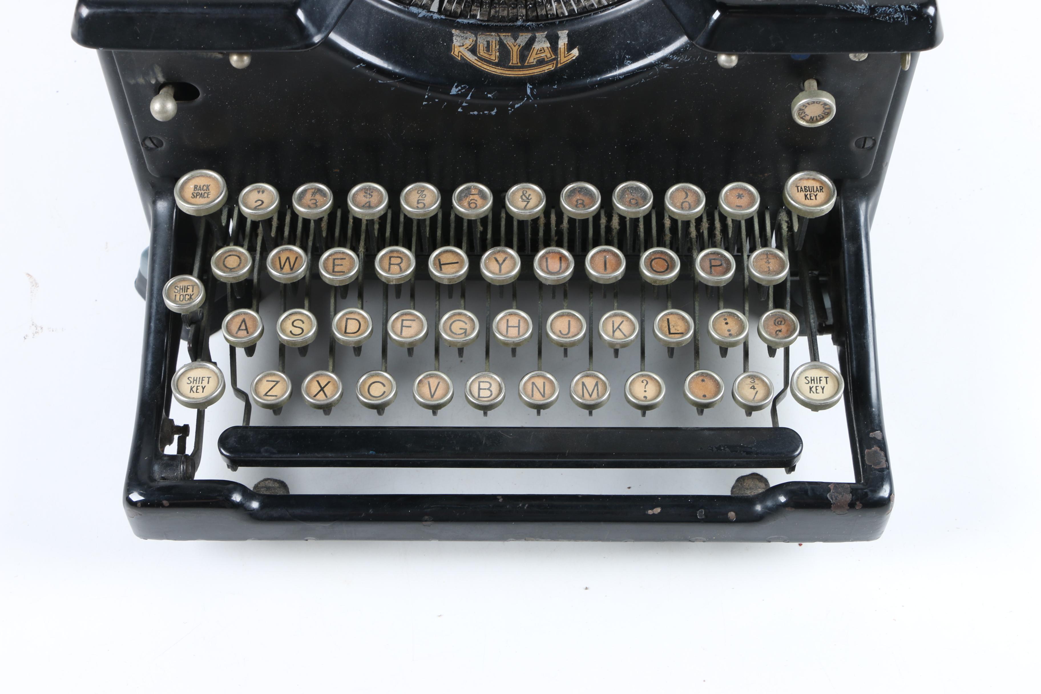 Vintage Royal 10 Typewriter