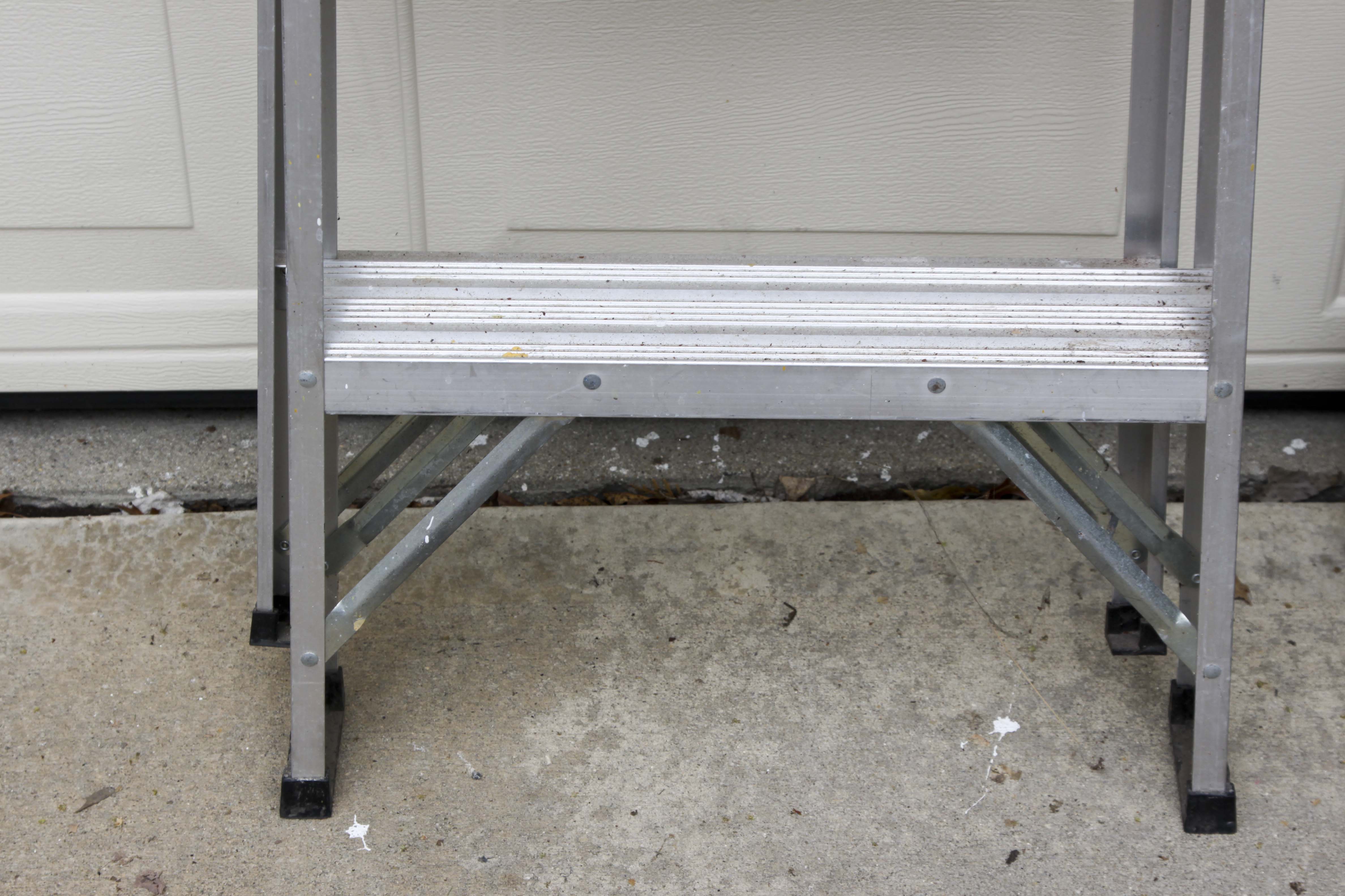 Pairing of Werner Six Foot Ladders