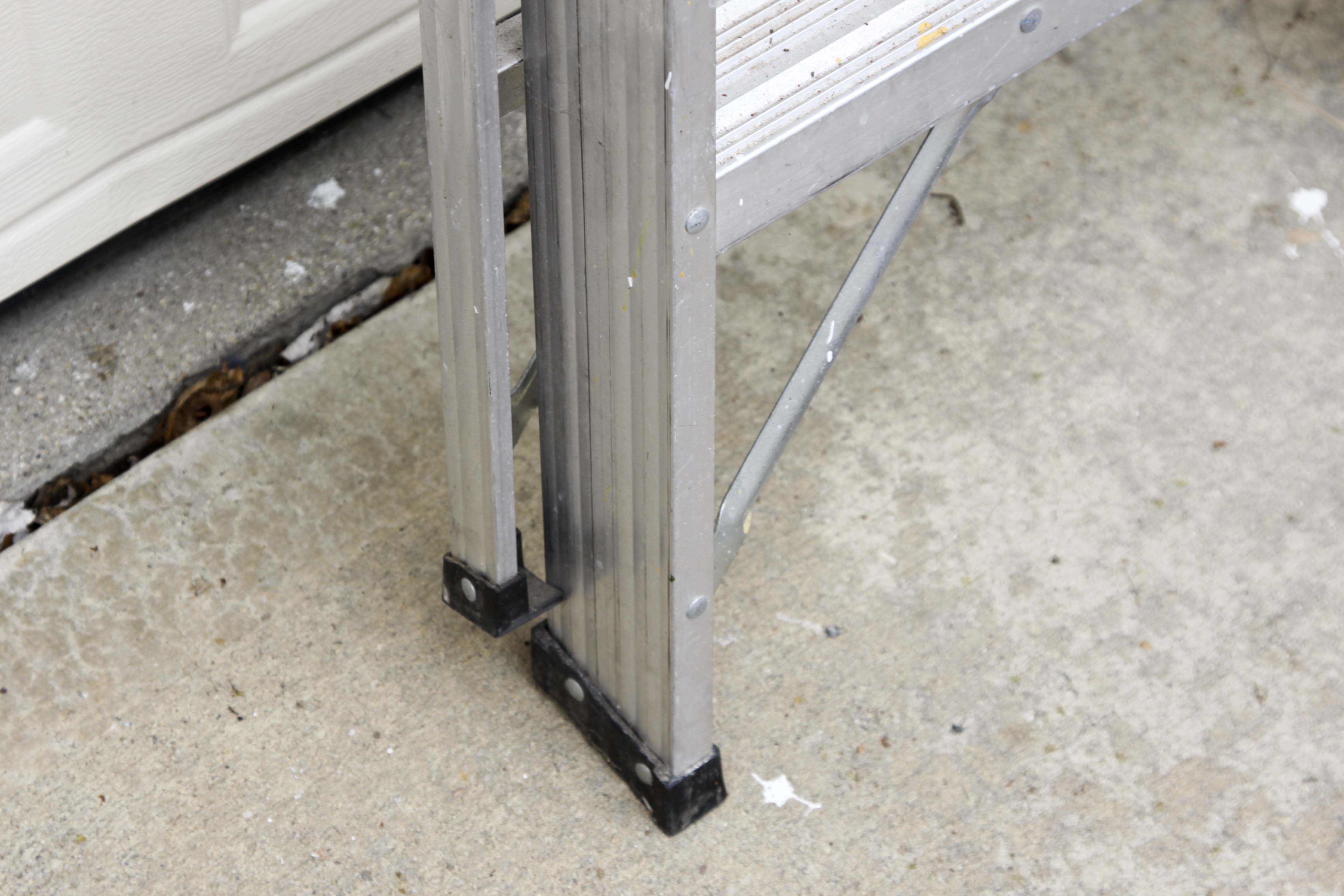 Pairing of Werner Six Foot Ladders