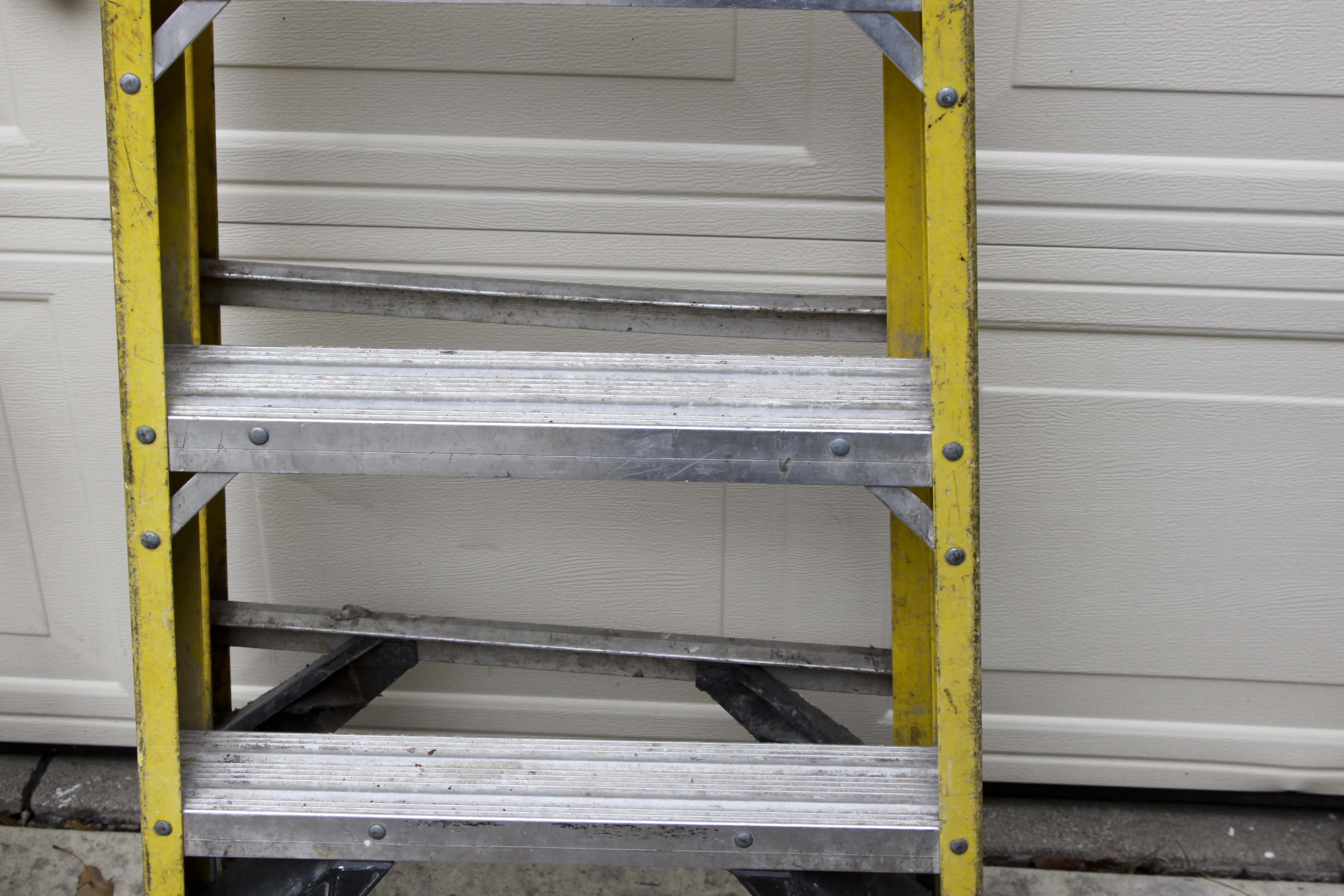 Pairing of Werner Six Foot Ladders