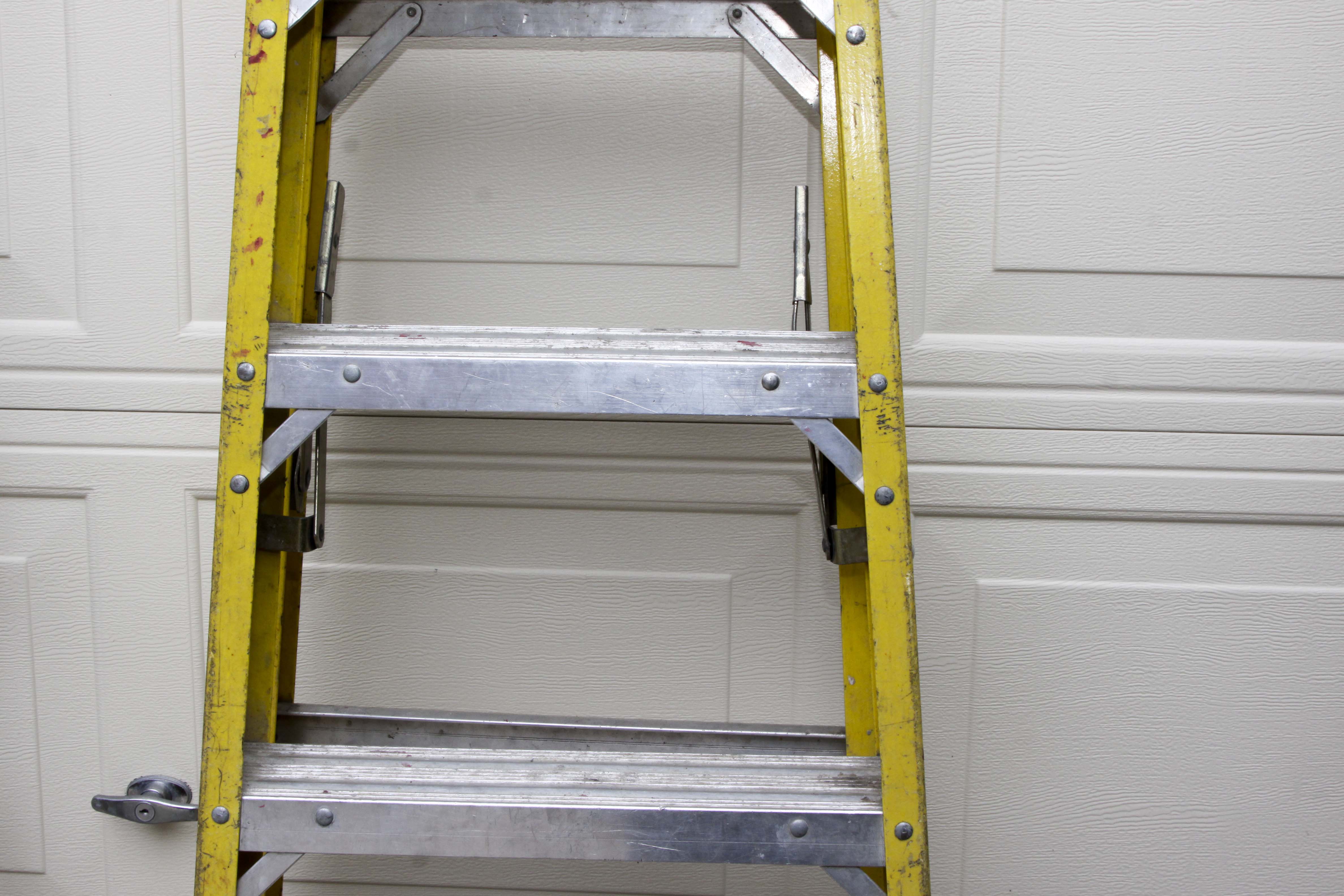 Pairing of Werner Six Foot Ladders
