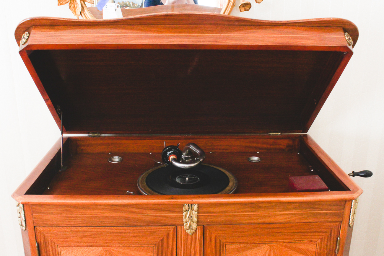 Vintage Gramophone Louis XV Style Wood Parquetry Cabinet