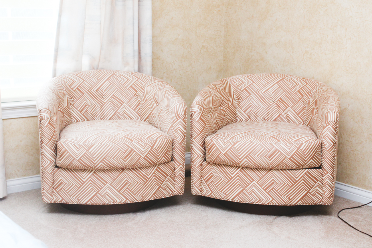 Pair of Mid Century Barrel-Back Swivel Armchairs by Selig of Monroe