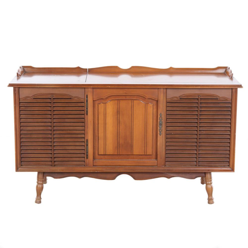 Vintage RCA Victor Model VLT32L Phonograph Radio Console