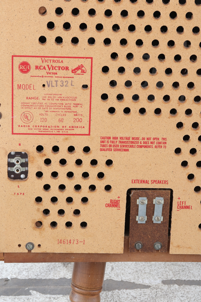 Vintage RCA Victor Model VLT32L Phonograph Radio Console