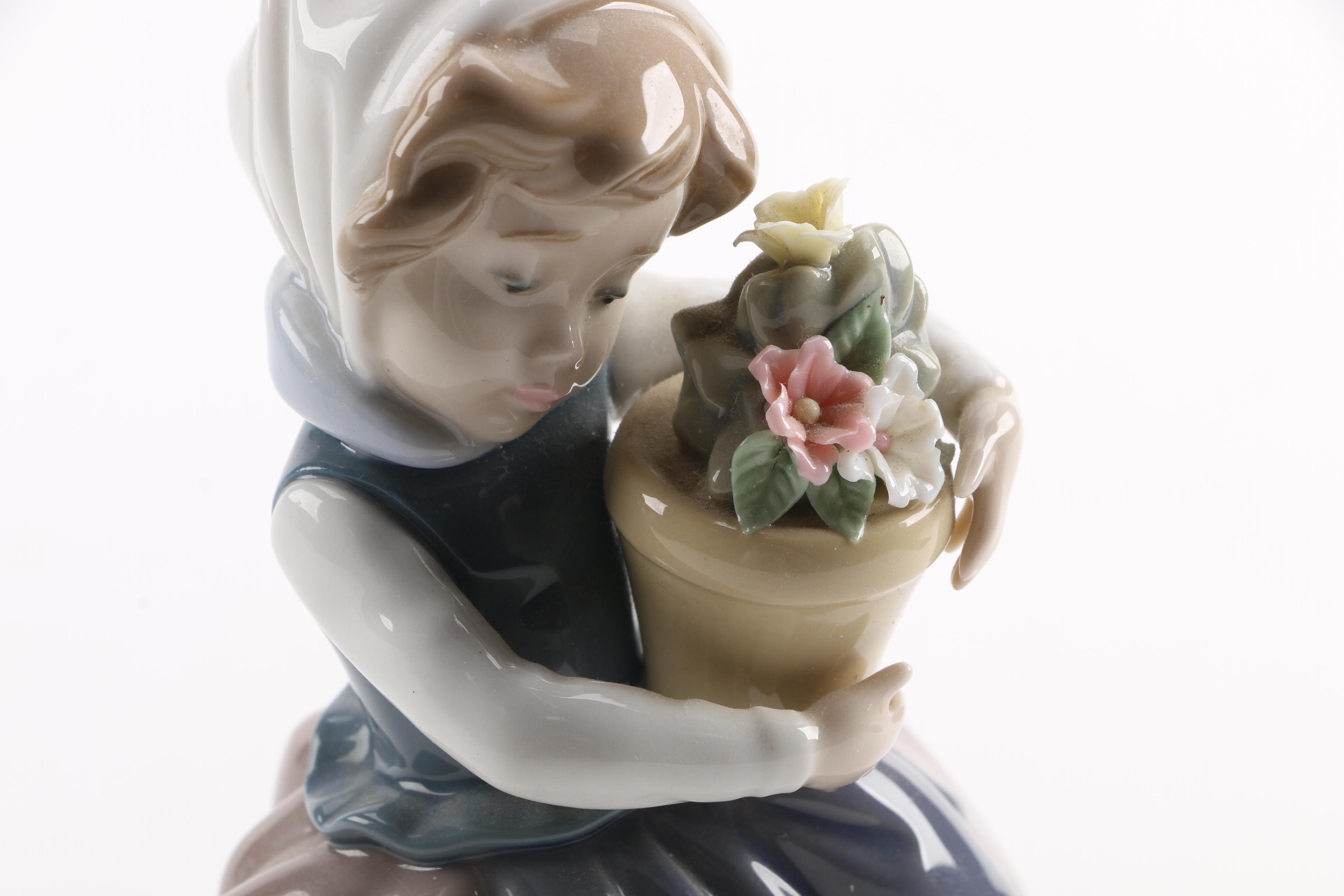 Lladró "Spring is Here" Porcelain Figurine