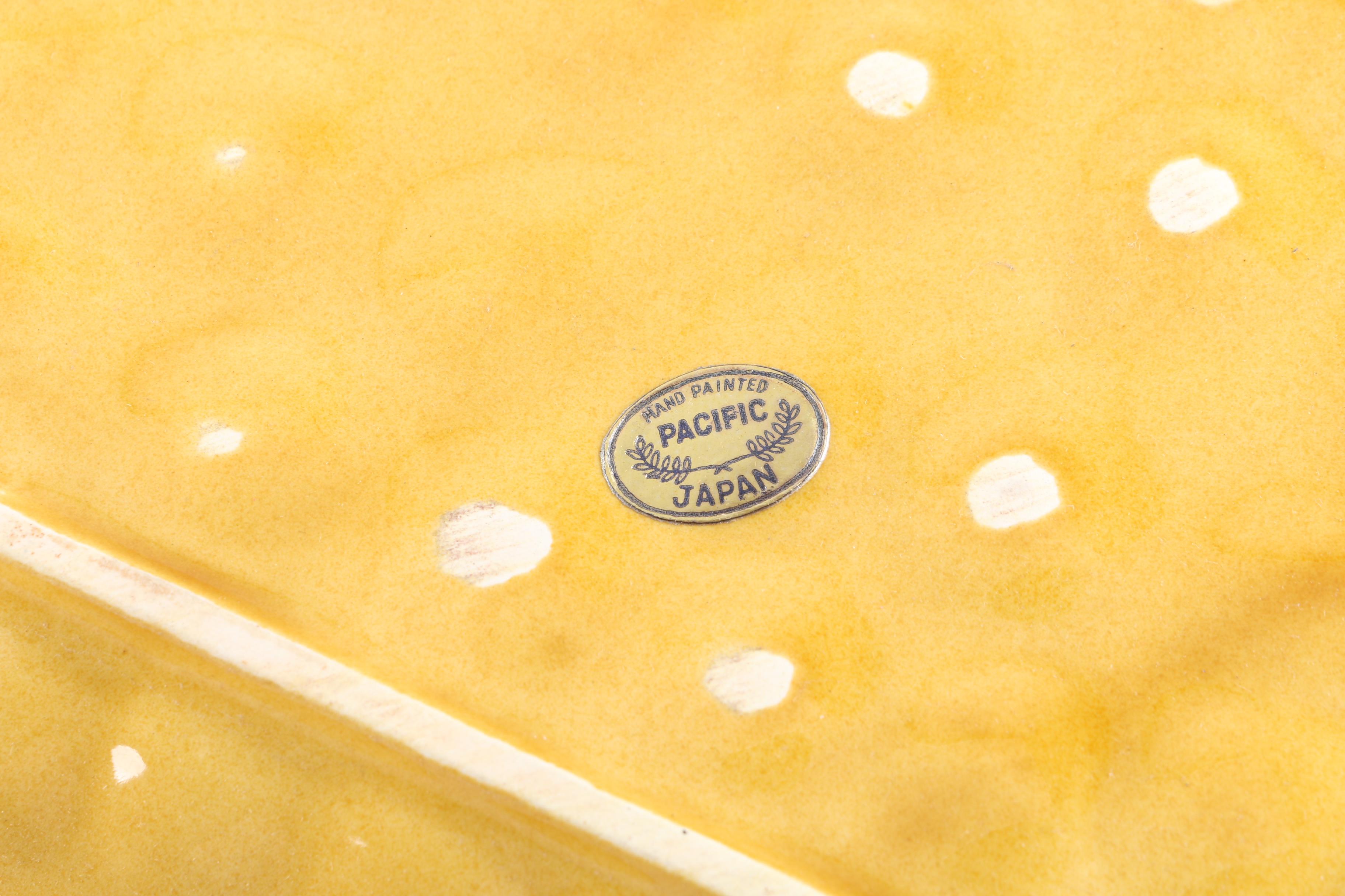 Vintage Pacific Japan Ceramic Table Lighter and Ash Reciever Sets