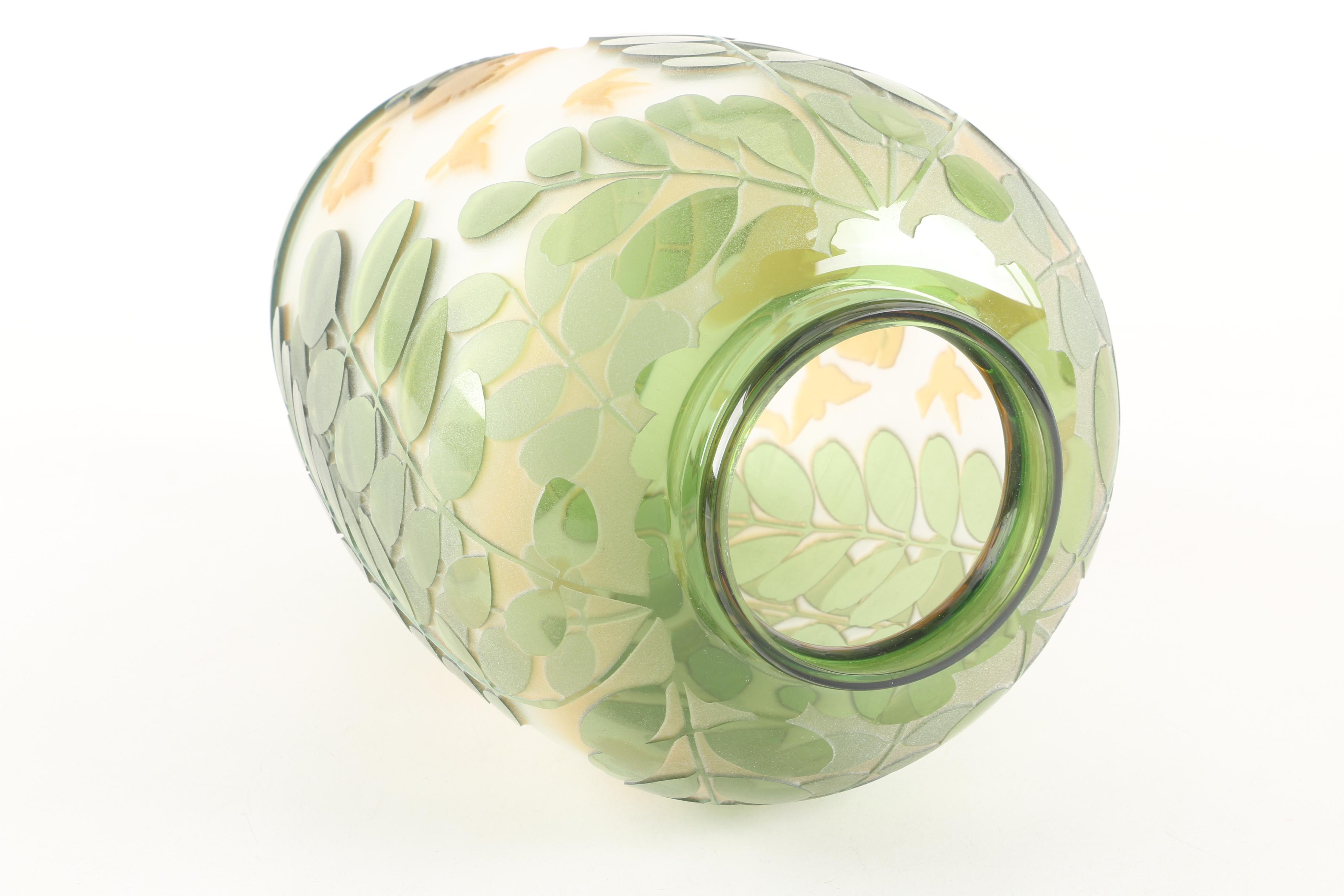 1991 Kelsey Murphy Pilgrim Cameo Art Glass Vase