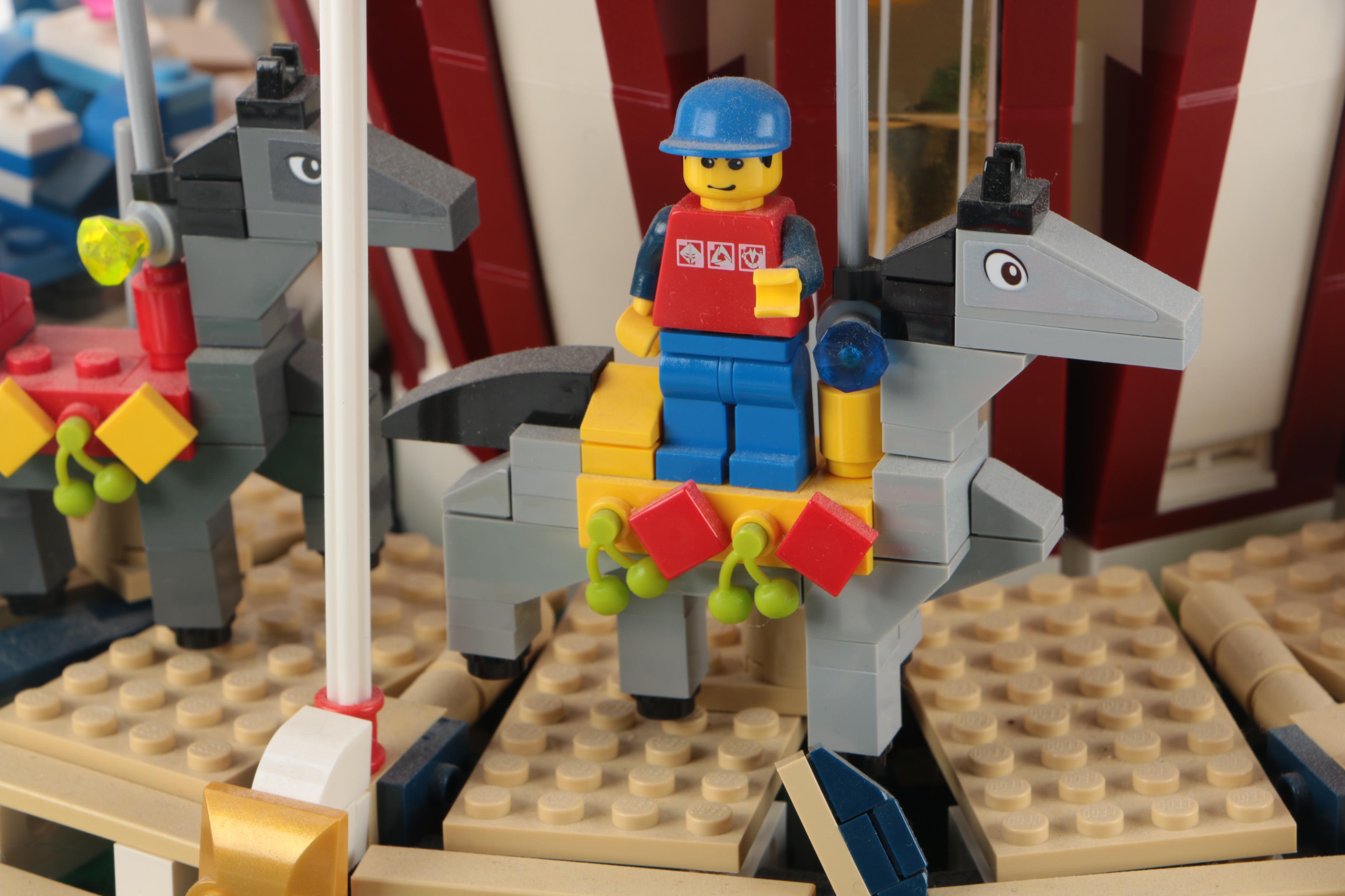 Lego "Grand Carousel" Set