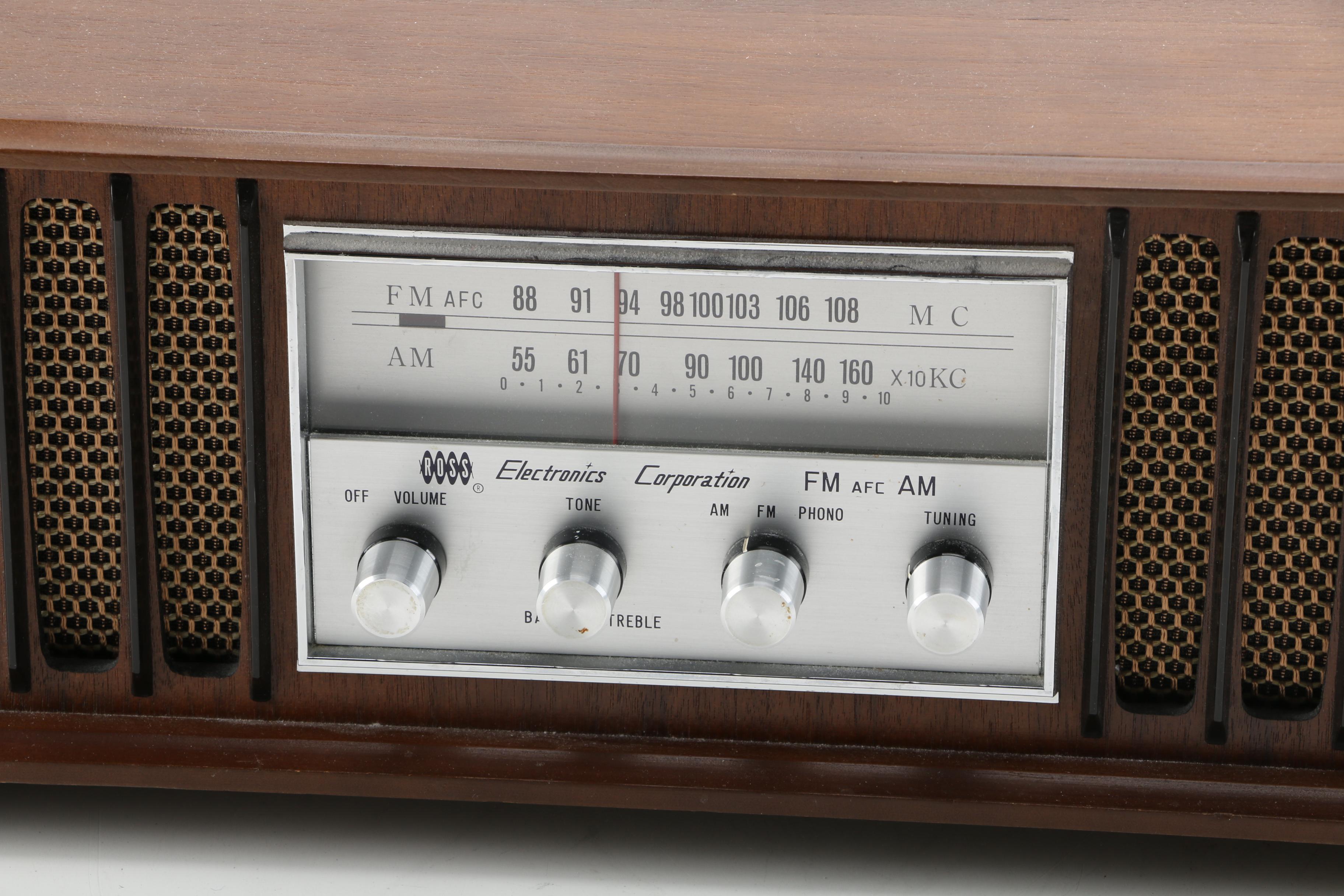 Ross Solid State 8 Transistor AM/FM Radio