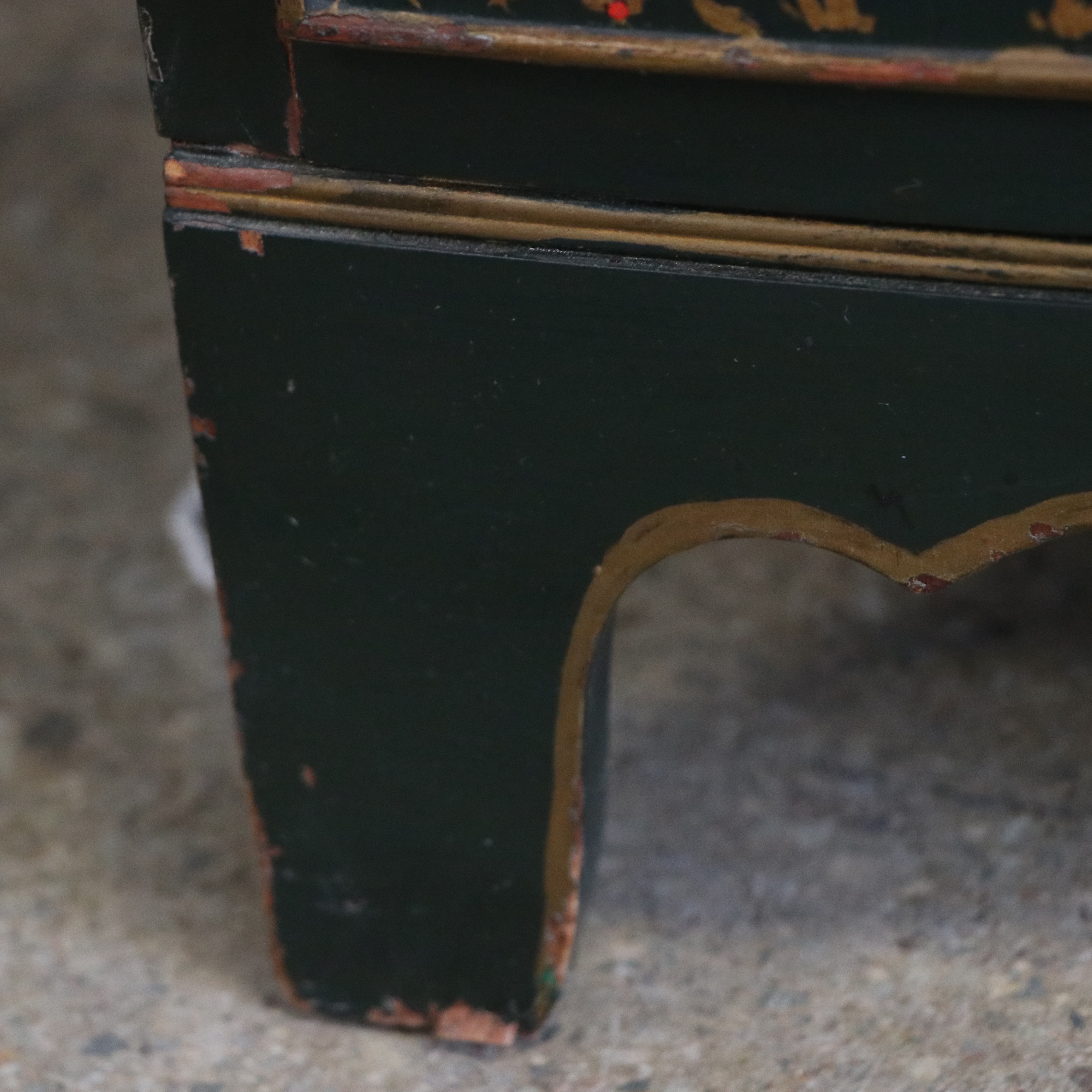 Vintage Chinoiserie Hand-Painted Chest of Drawers