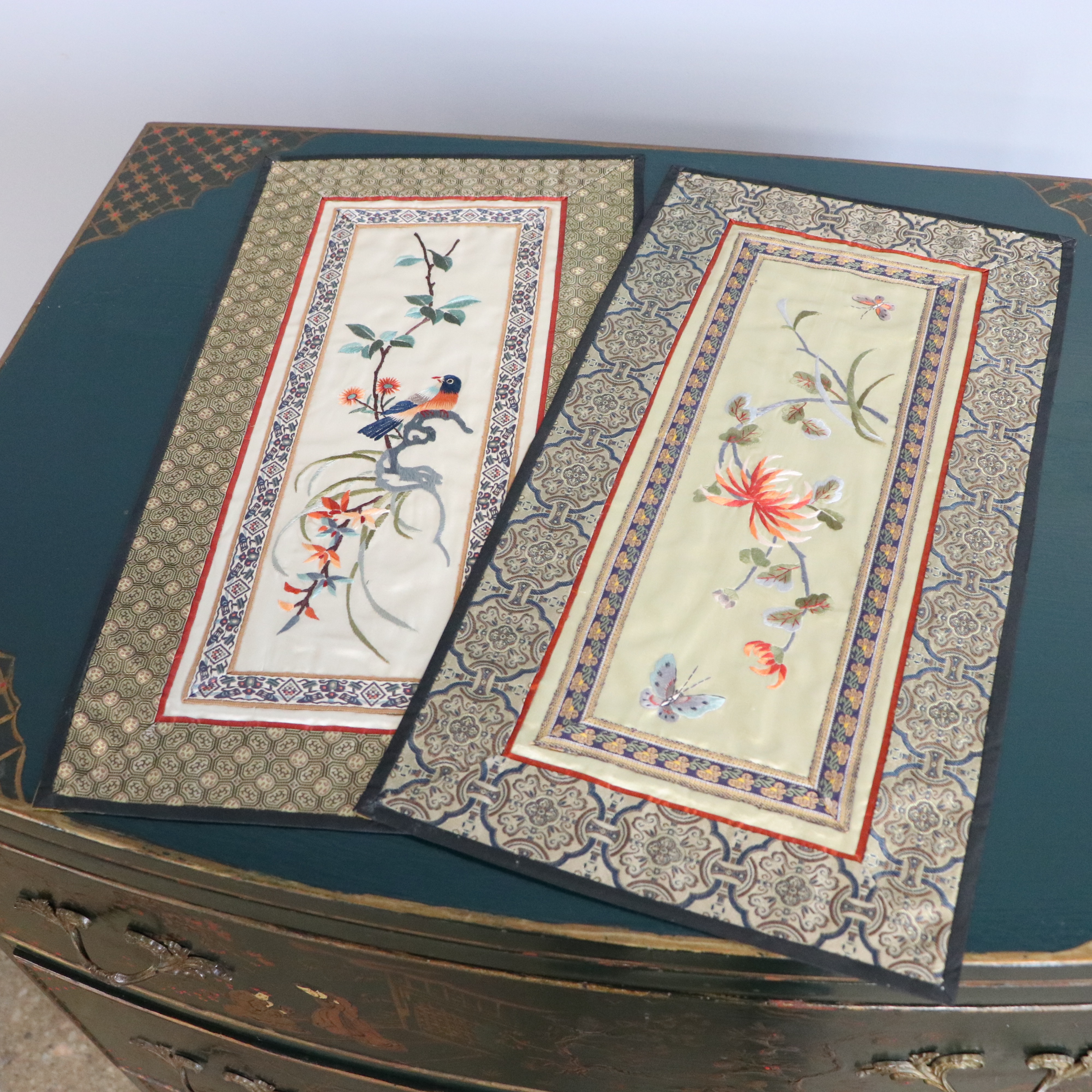 Vintage Chinoiserie Hand-Painted Chest of Drawers