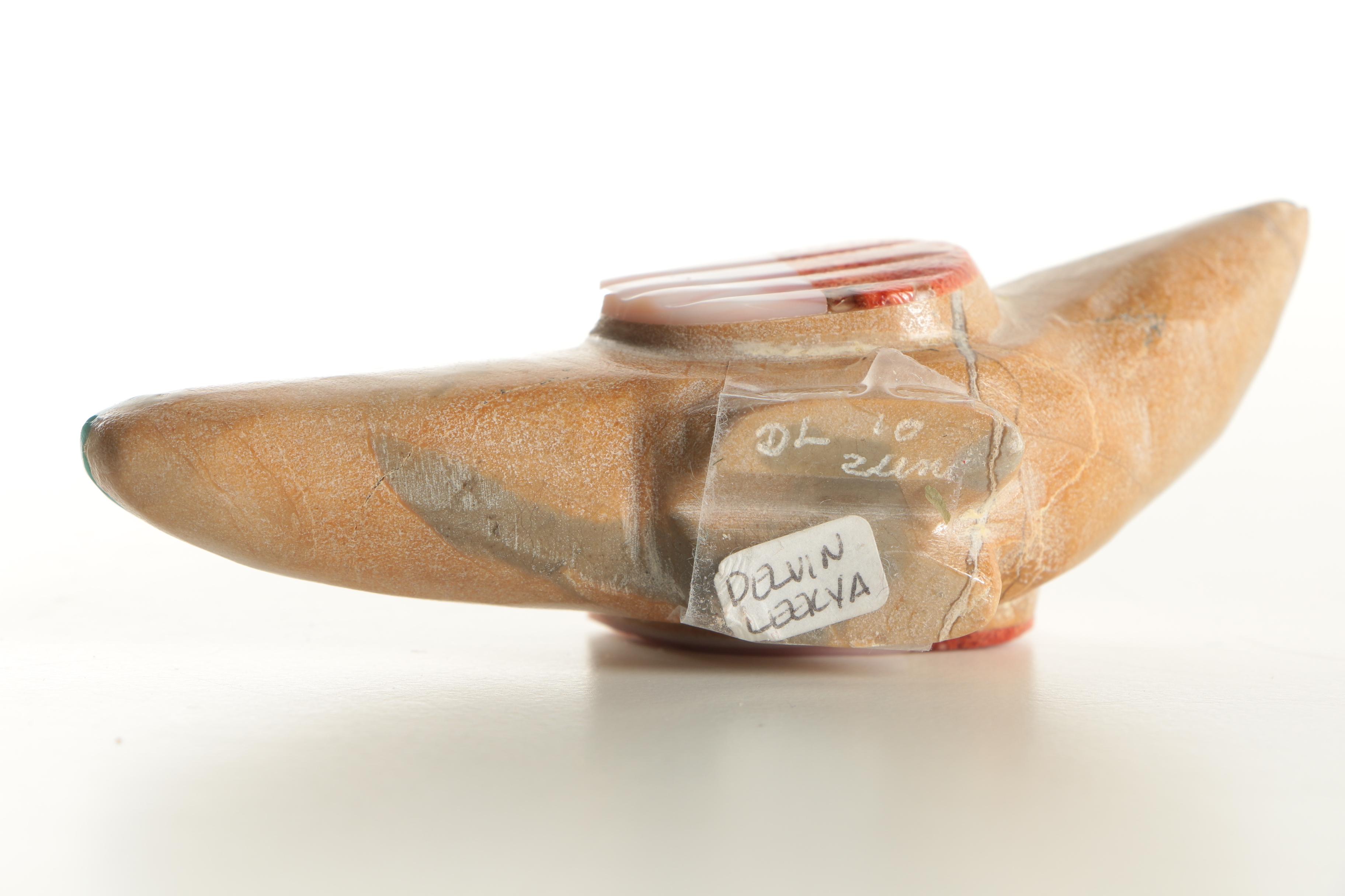 Delvin Leekya Native American Zuni Agate Fetish of a Bird