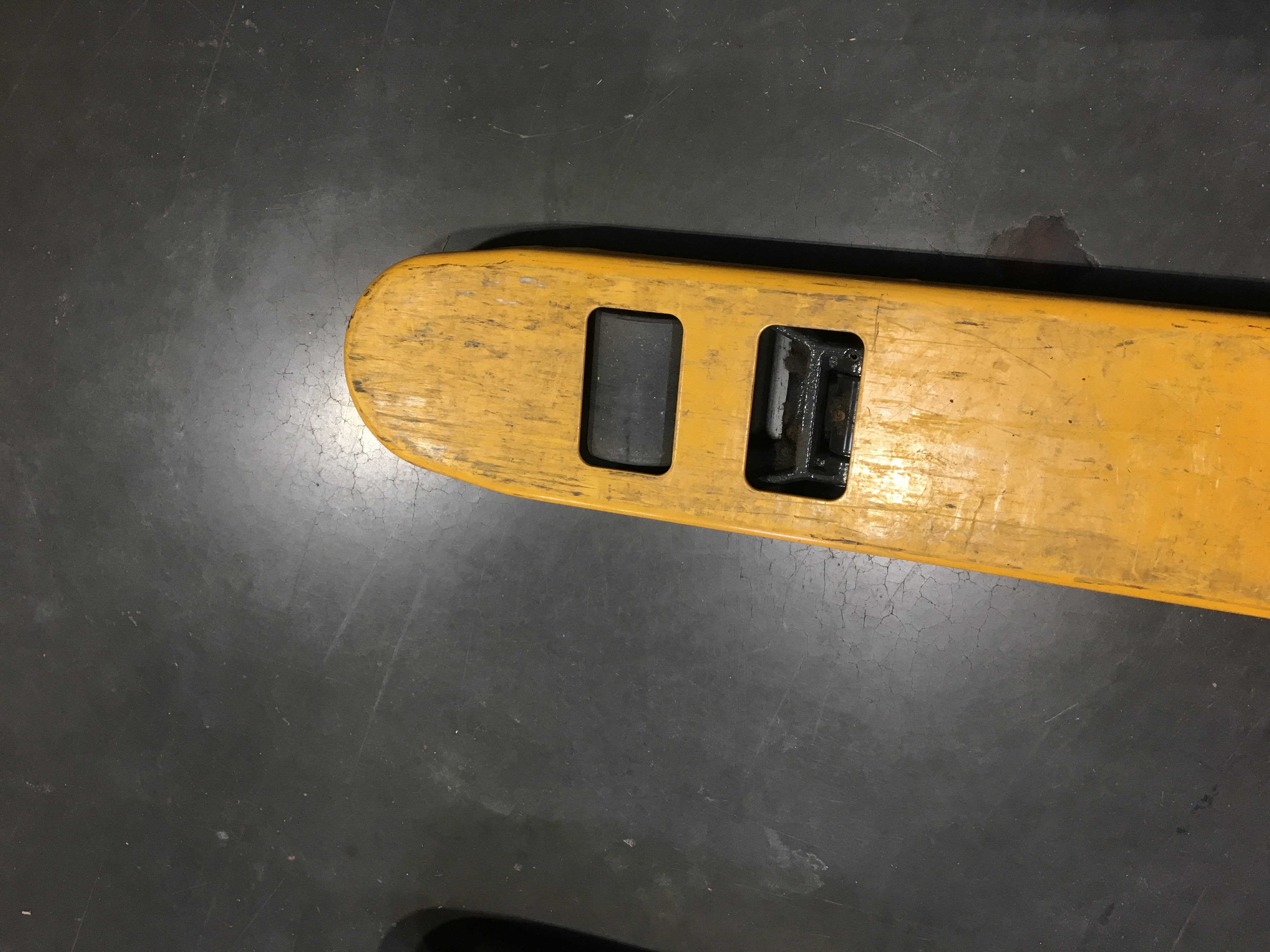 U-Line H-1043 Standard Fork Pallet Jack