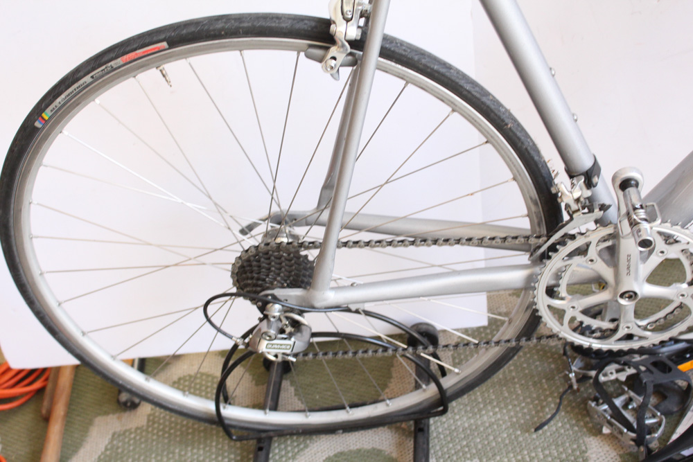 Cannondale R2000 Road Bike