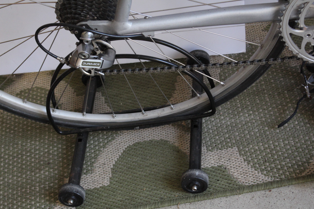 Cannondale R2000 Road Bike