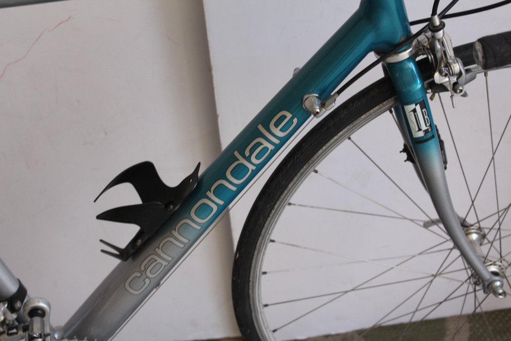 Cannondale R2000 Road Bike