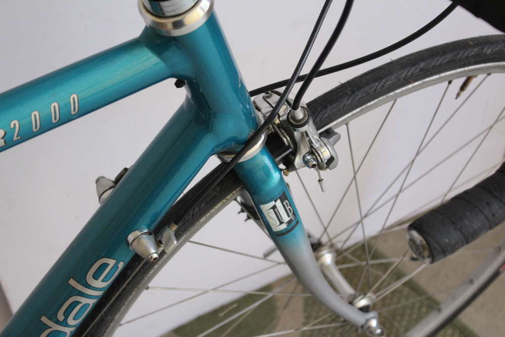 Cannondale R2000 Road Bike