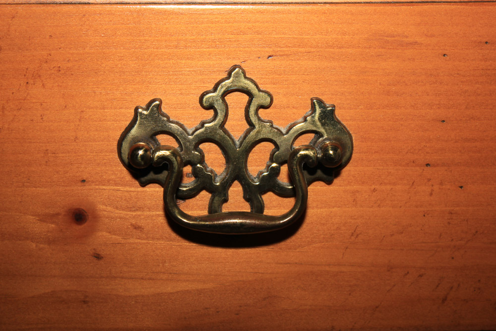 Vintage Lane Colonial Style Pine Nightstands