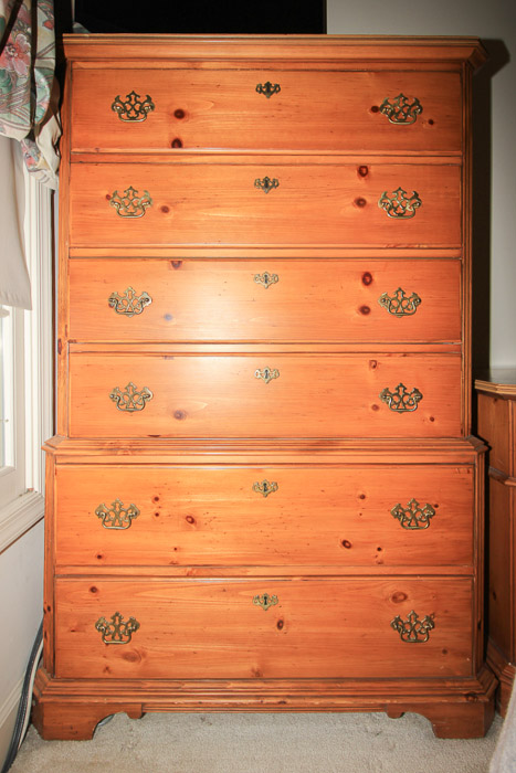 Vintage Lane Colonial Style Pine Chest on Chest