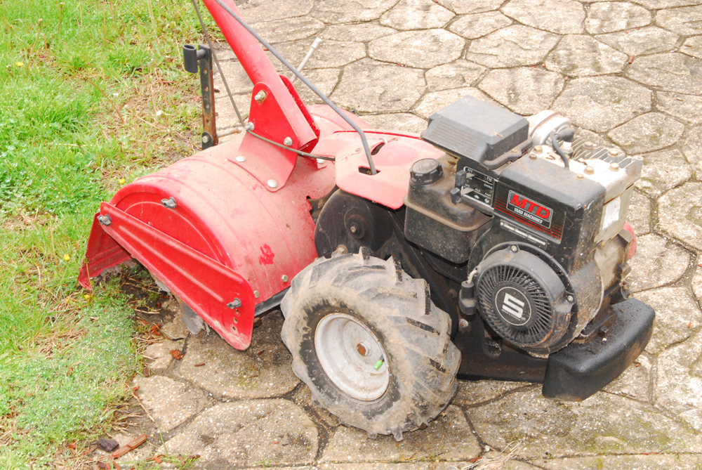 MTD Yard Machines Rear-Tine Rototiller with Briggs & Stratton 5HP Motor
