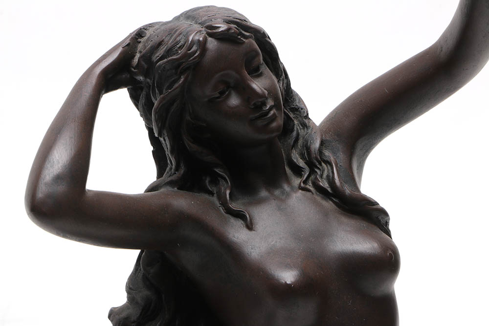 Crosa Lyre Pendulum Swinging Clock