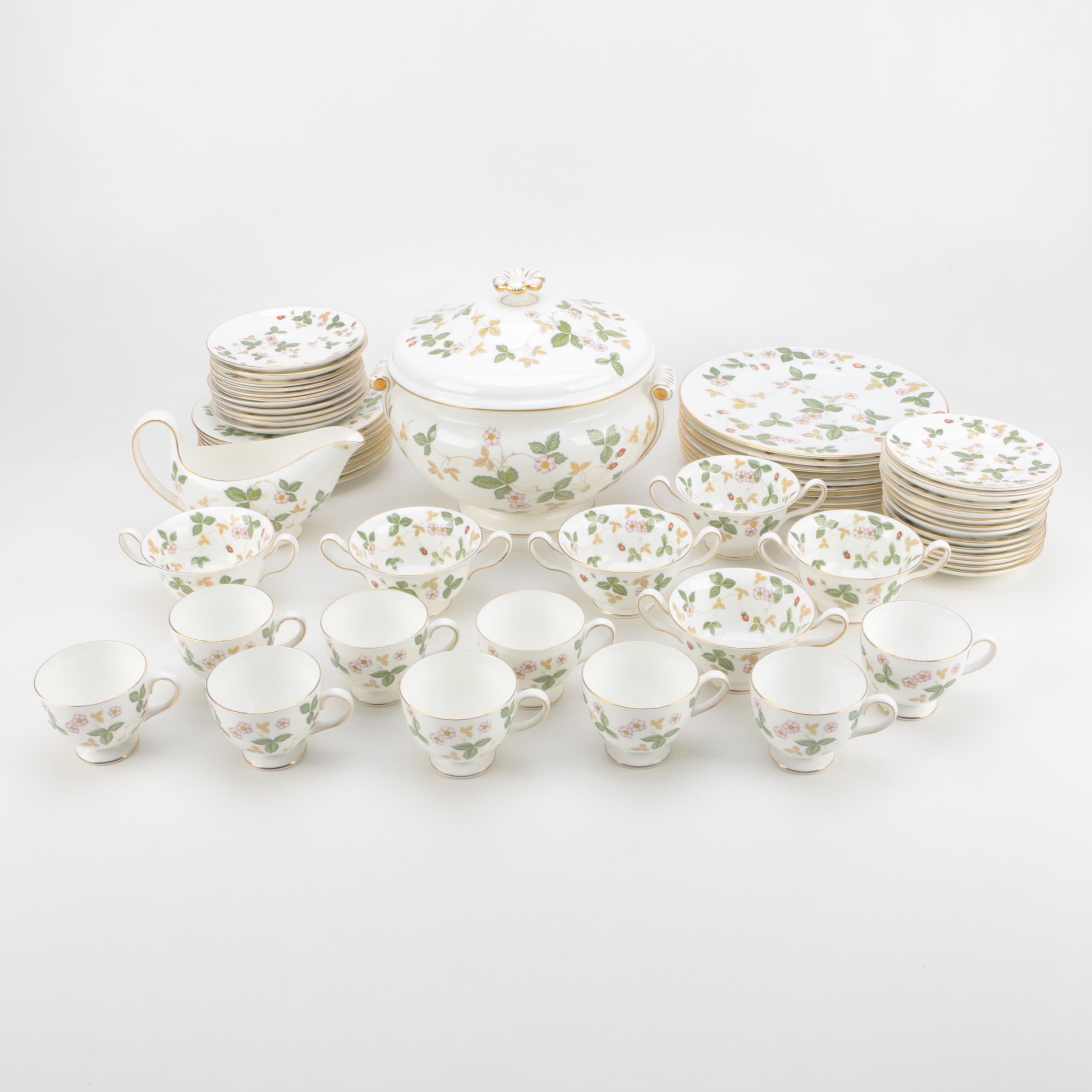 Wedgwood "Wild Strawberry" Dinnerware