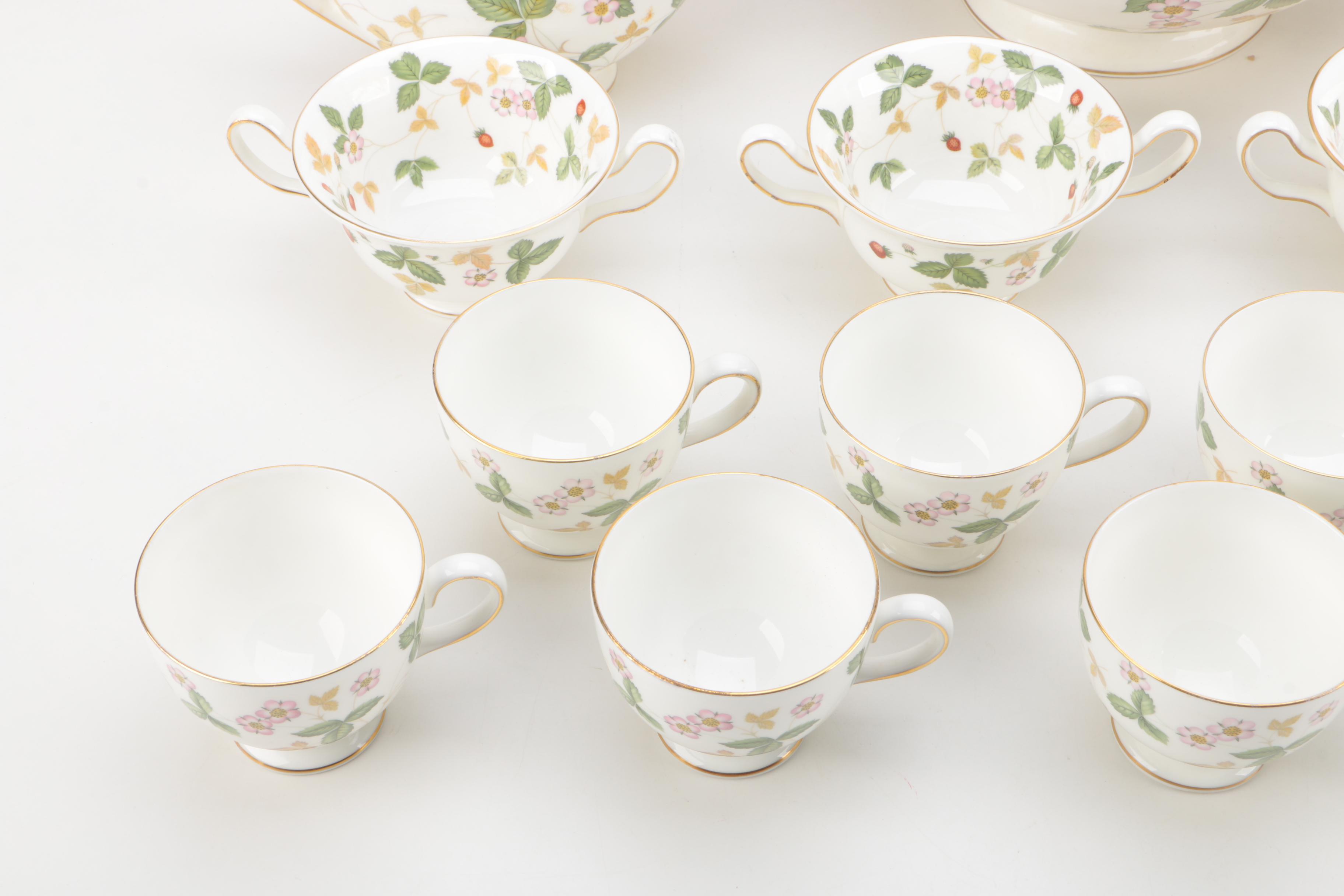 Wedgwood "Wild Strawberry" Dinnerware