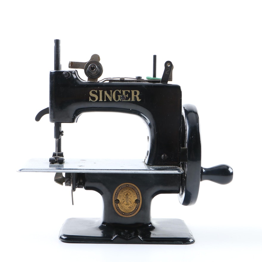 Vintage Singer Model 20 Children's Miniature Sewing Machine