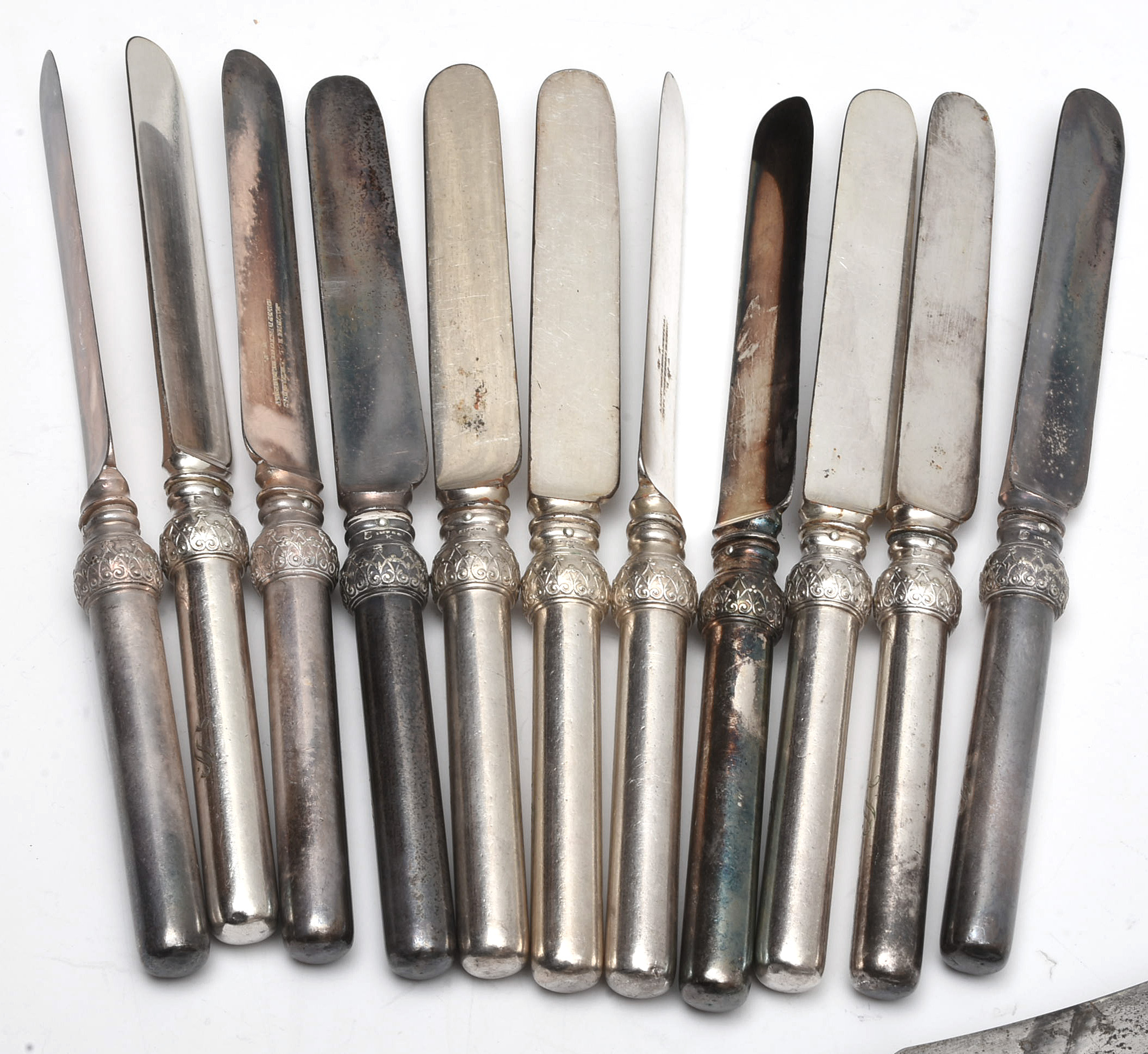 Joseph Rodgers & Sons Silver Plate Flat Ware And Carving Set With Round Handles