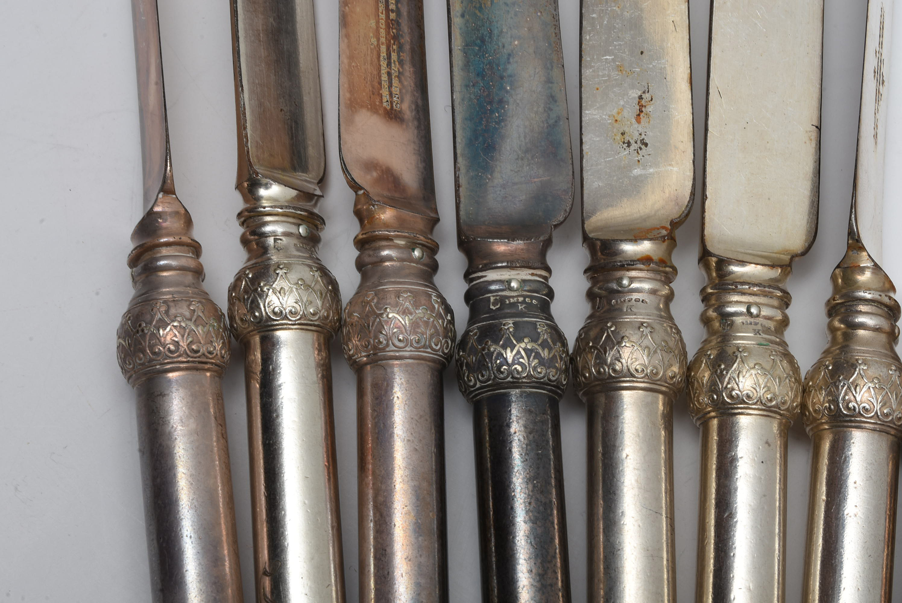 Joseph Rodgers & Sons Silver Plate Flat Ware And Carving Set With Round Handles