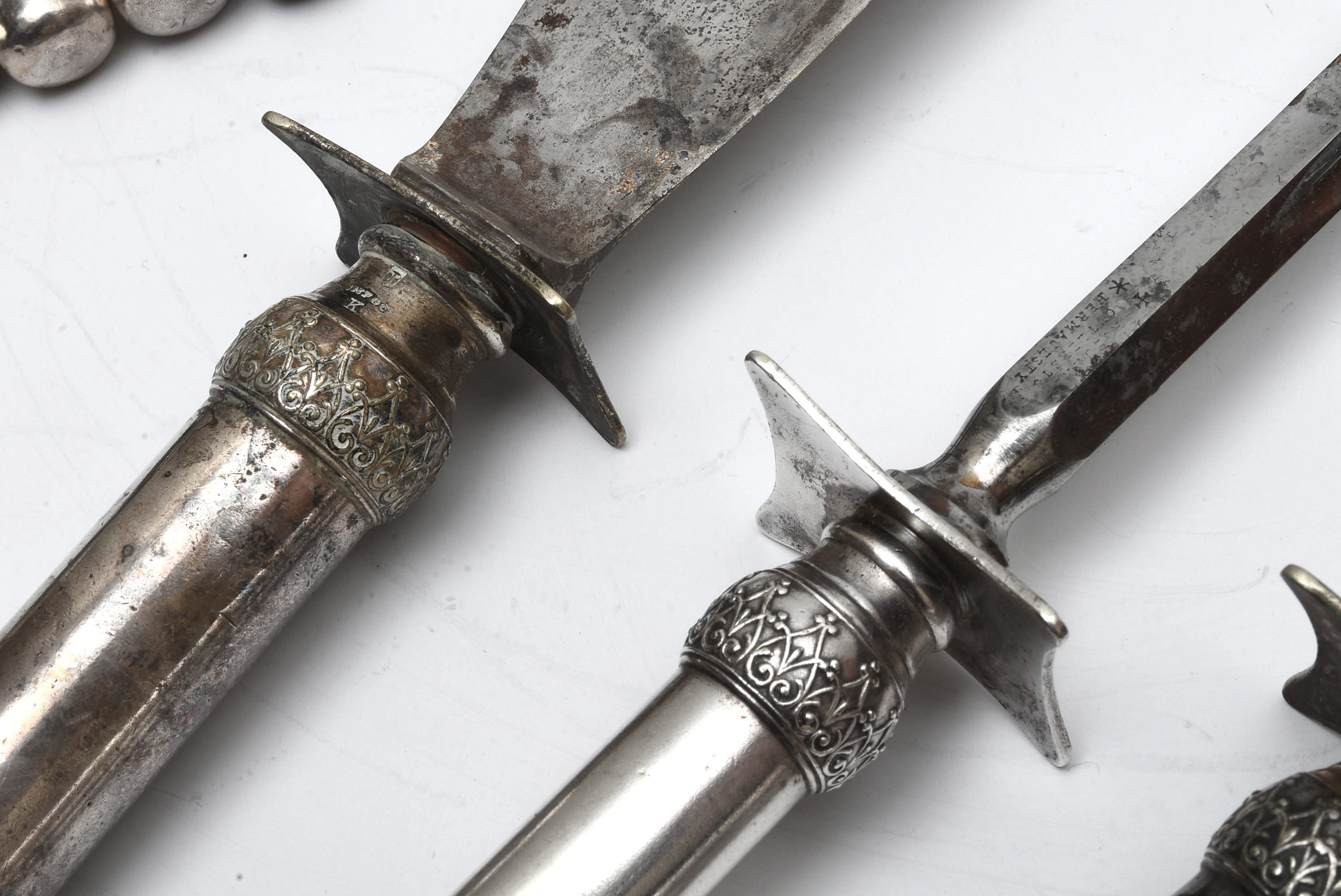 Joseph Rodgers & Sons Silver Plate Flat Ware And Carving Set With Round Handles