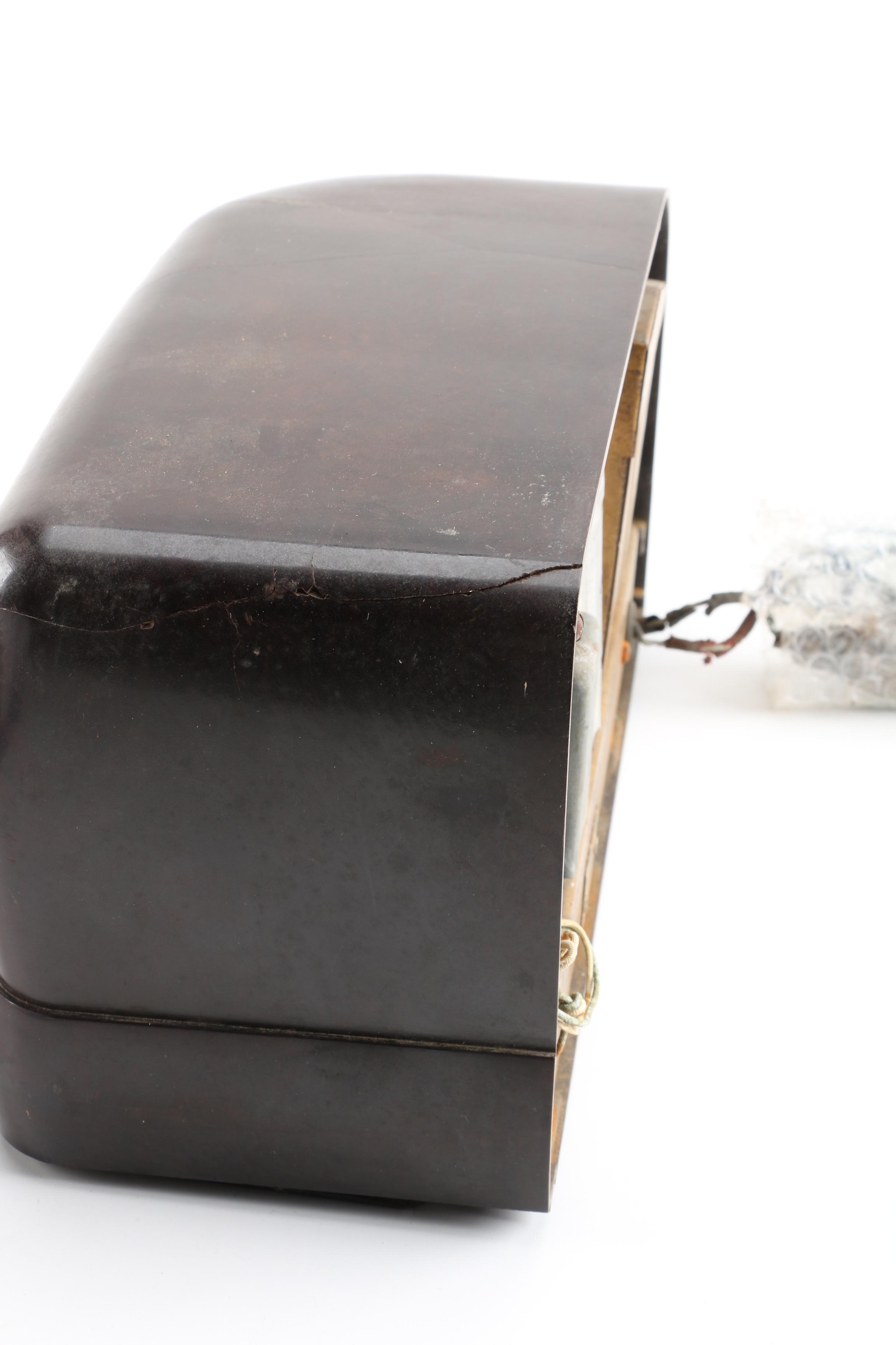 Vintage Zenith Tabletop AM Radio