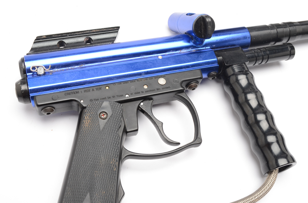 Semi-Automatic Spyder Sonix Paintball Gun with Accessories