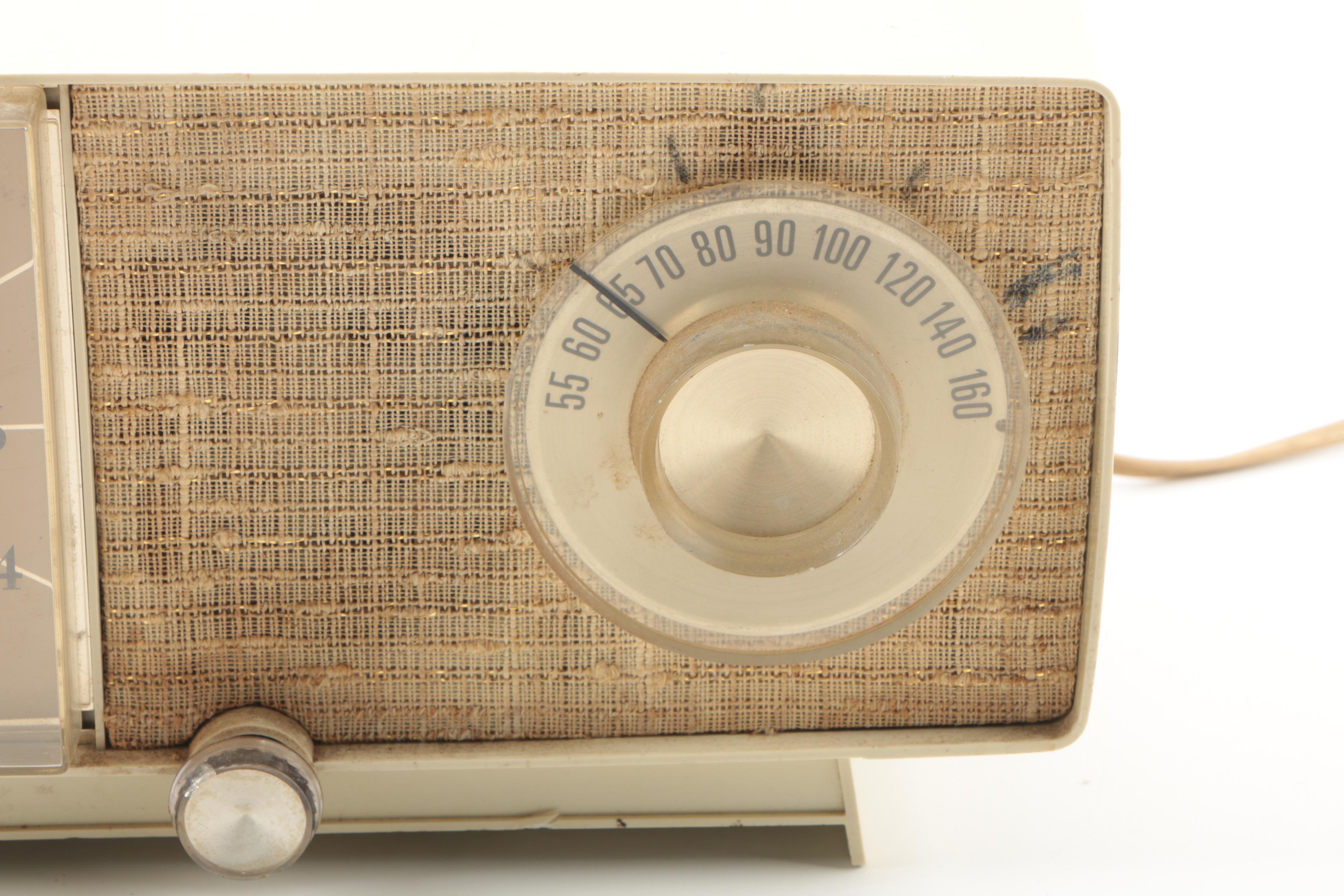 Mid Century Modern General Electric Clock Radio