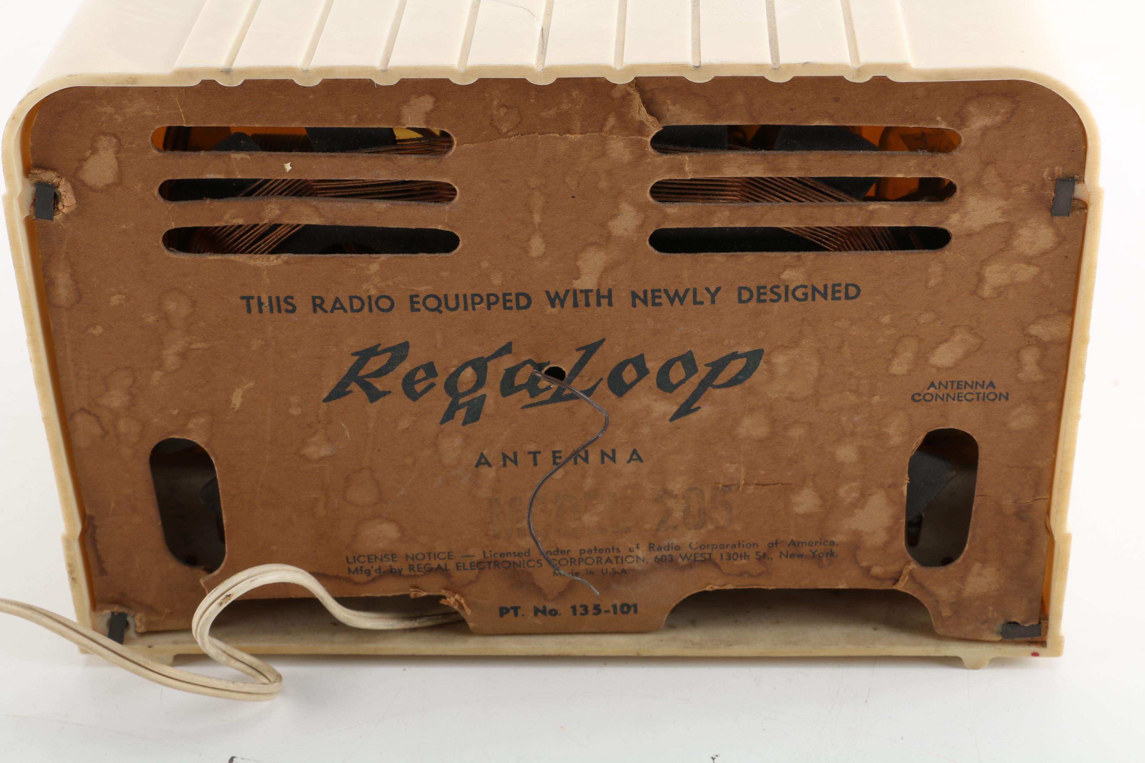 Vintage RCA Radio With Rega-Loop Antenna