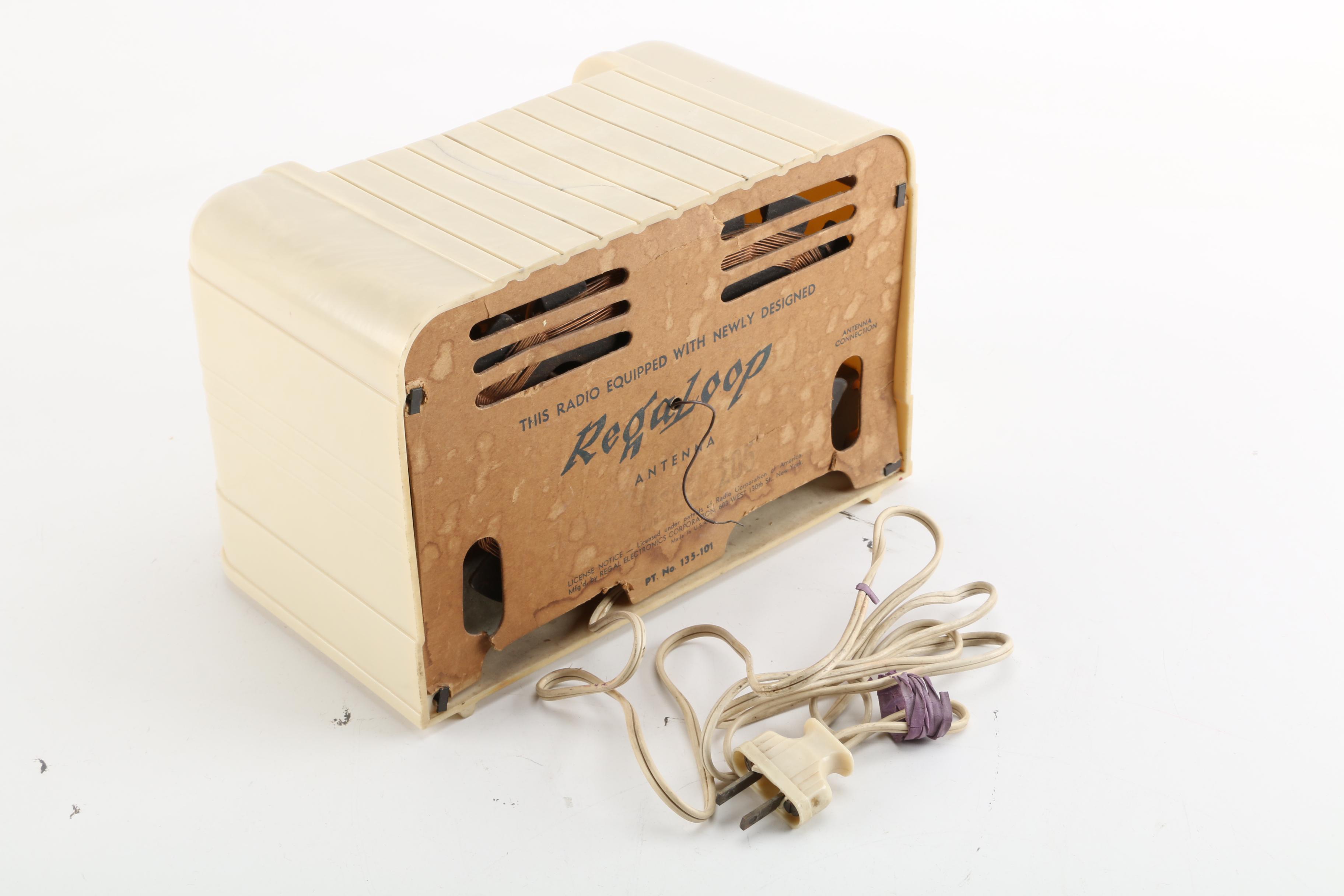 Vintage RCA Radio With Rega-Loop Antenna