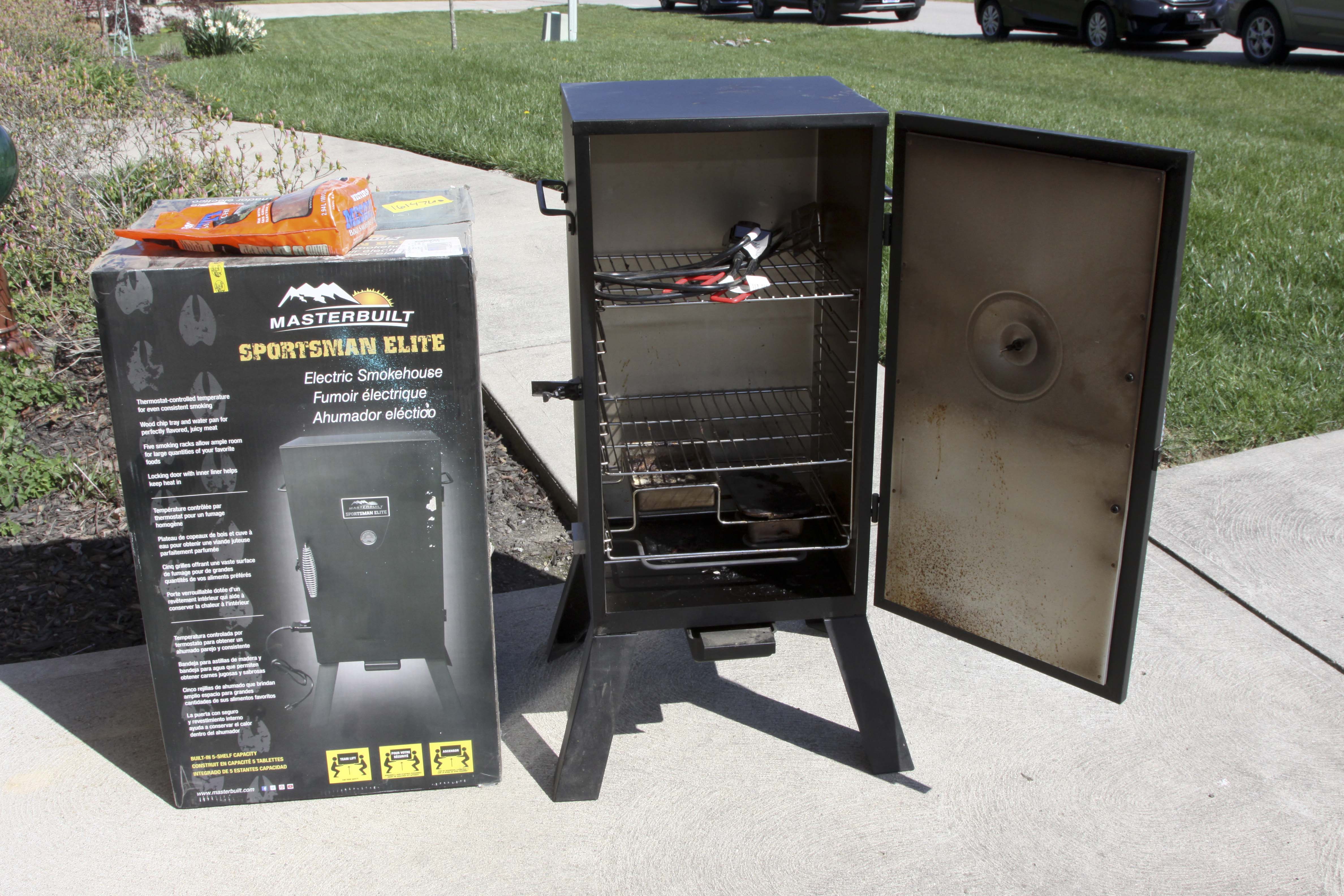 MasterBuilt Elite Smokehouse