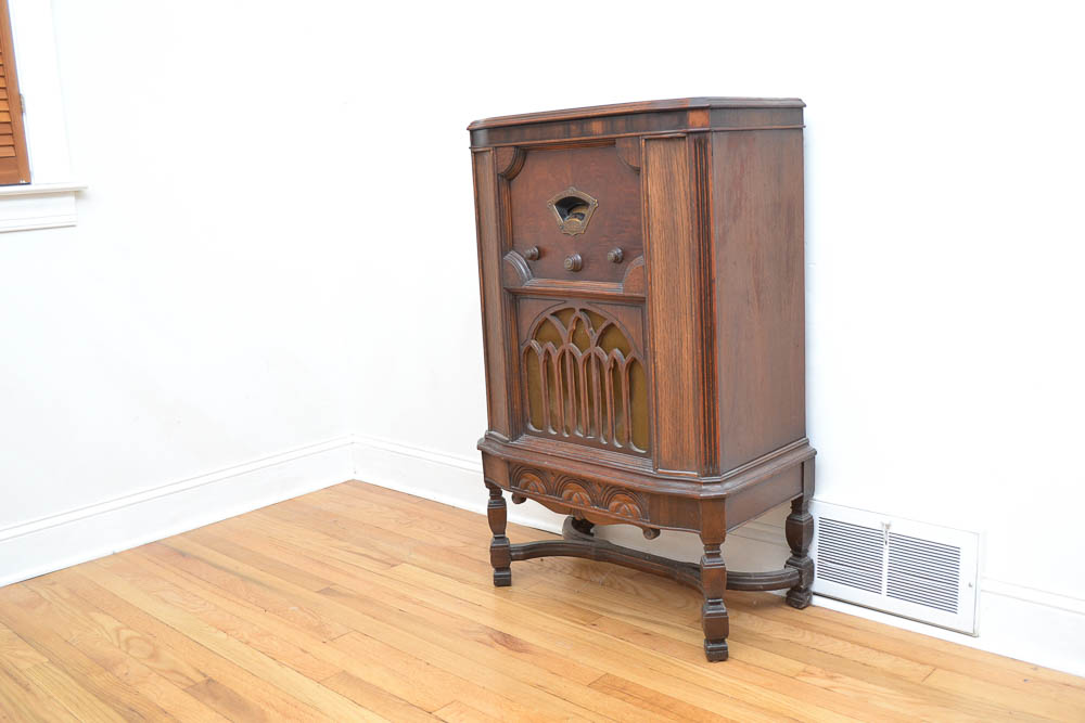 1930s Majestic Model 25 Floor Radio