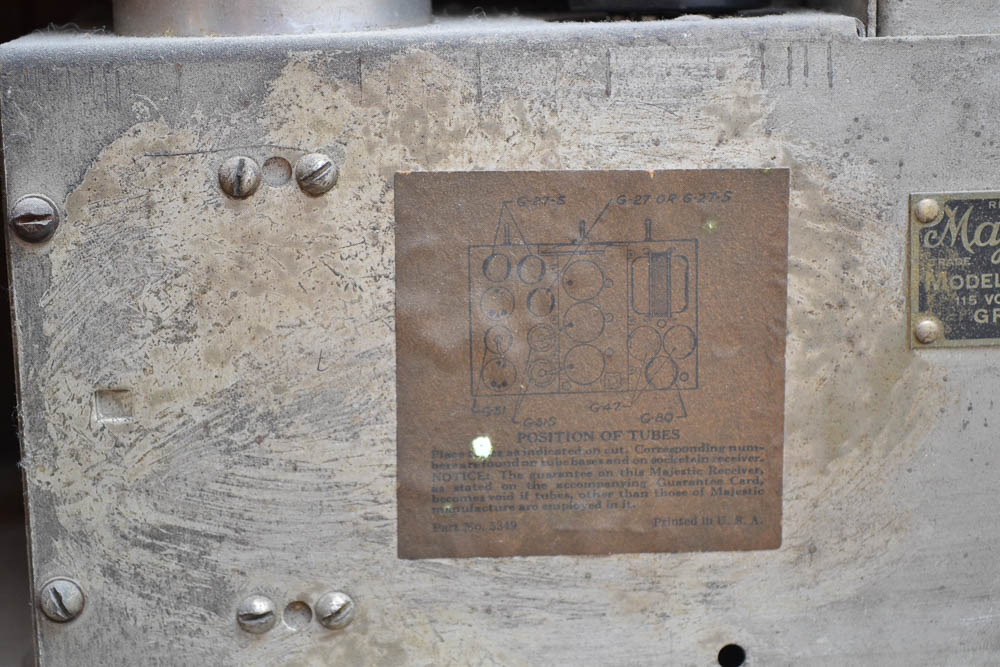 1930s Majestic Model 25 Floor Radio