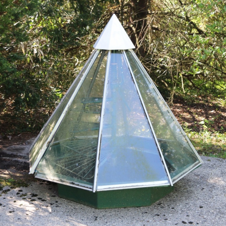 Octagon Cone Shaped Outdoor Terrarium/Green House