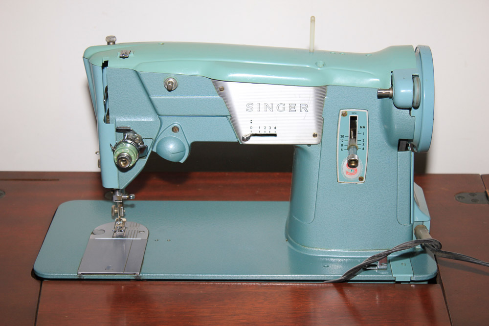 Mid Century Modern Singer Sewing Machine and Table