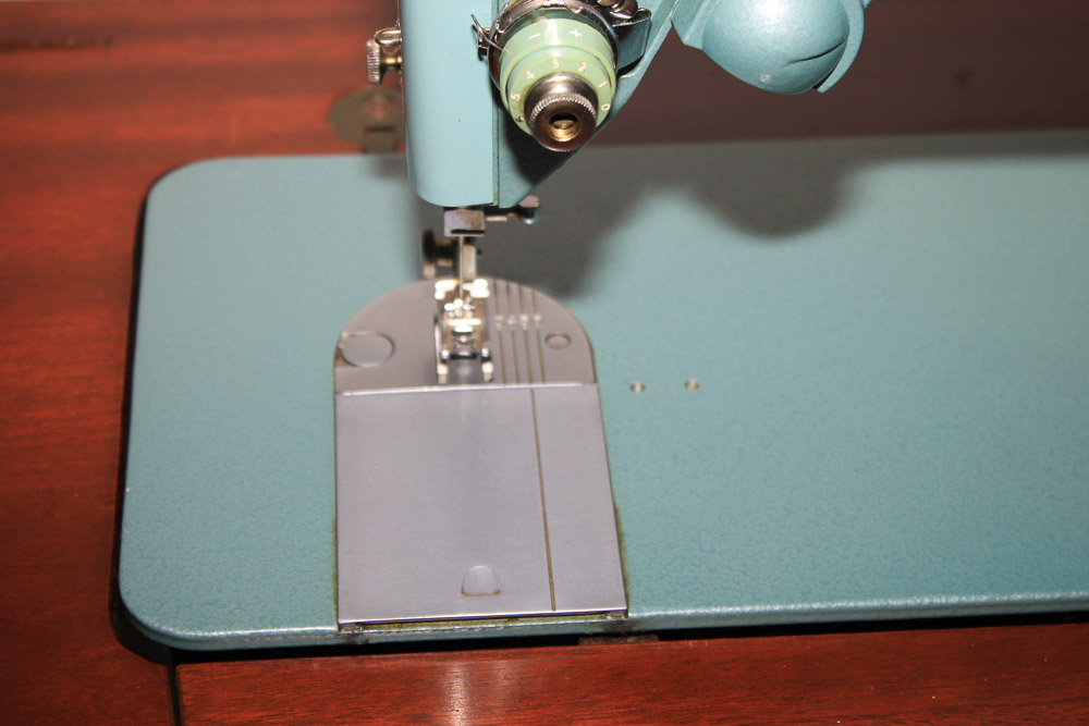 Mid Century Modern Singer Sewing Machine and Table