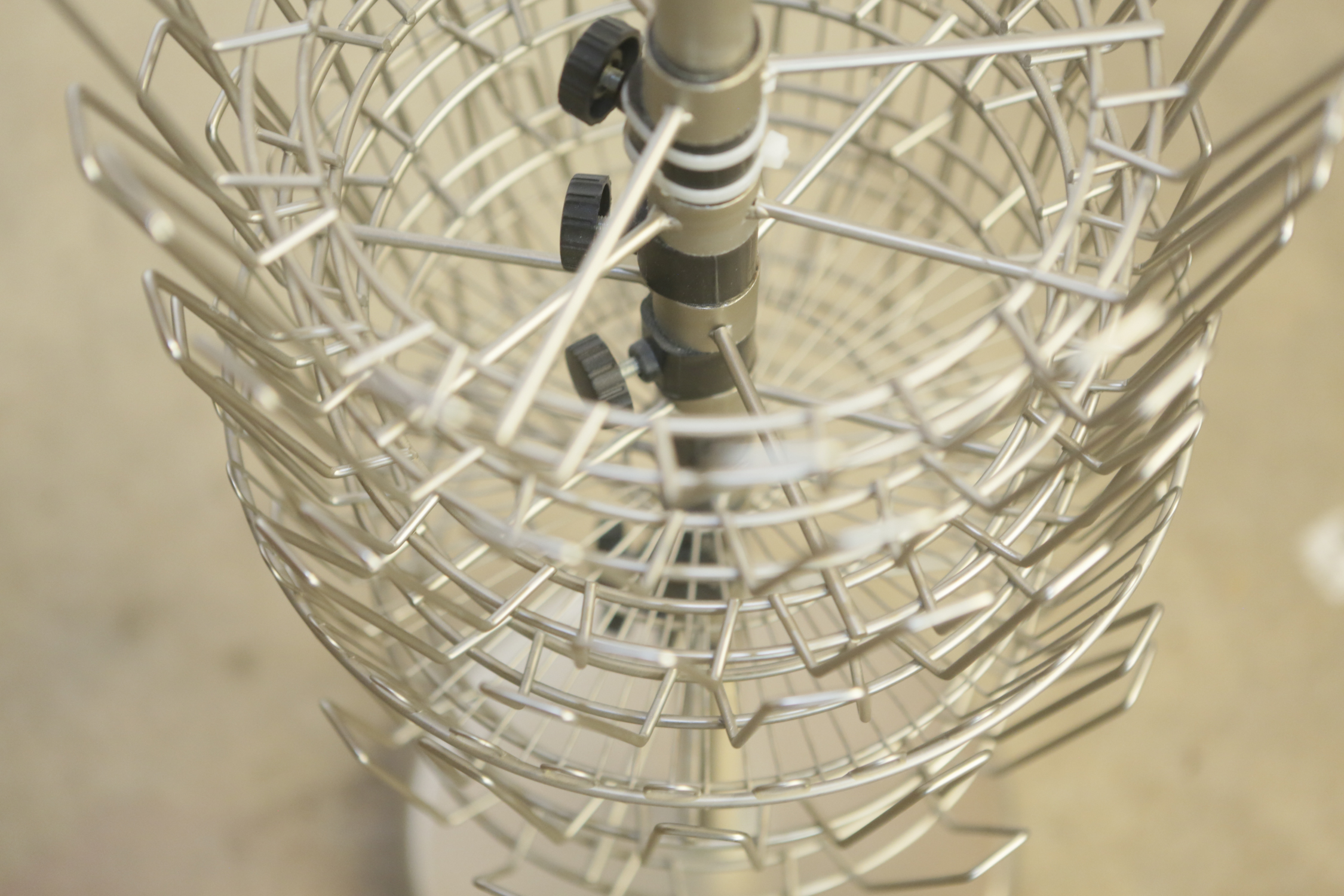 Adjustable Metal Retail Display