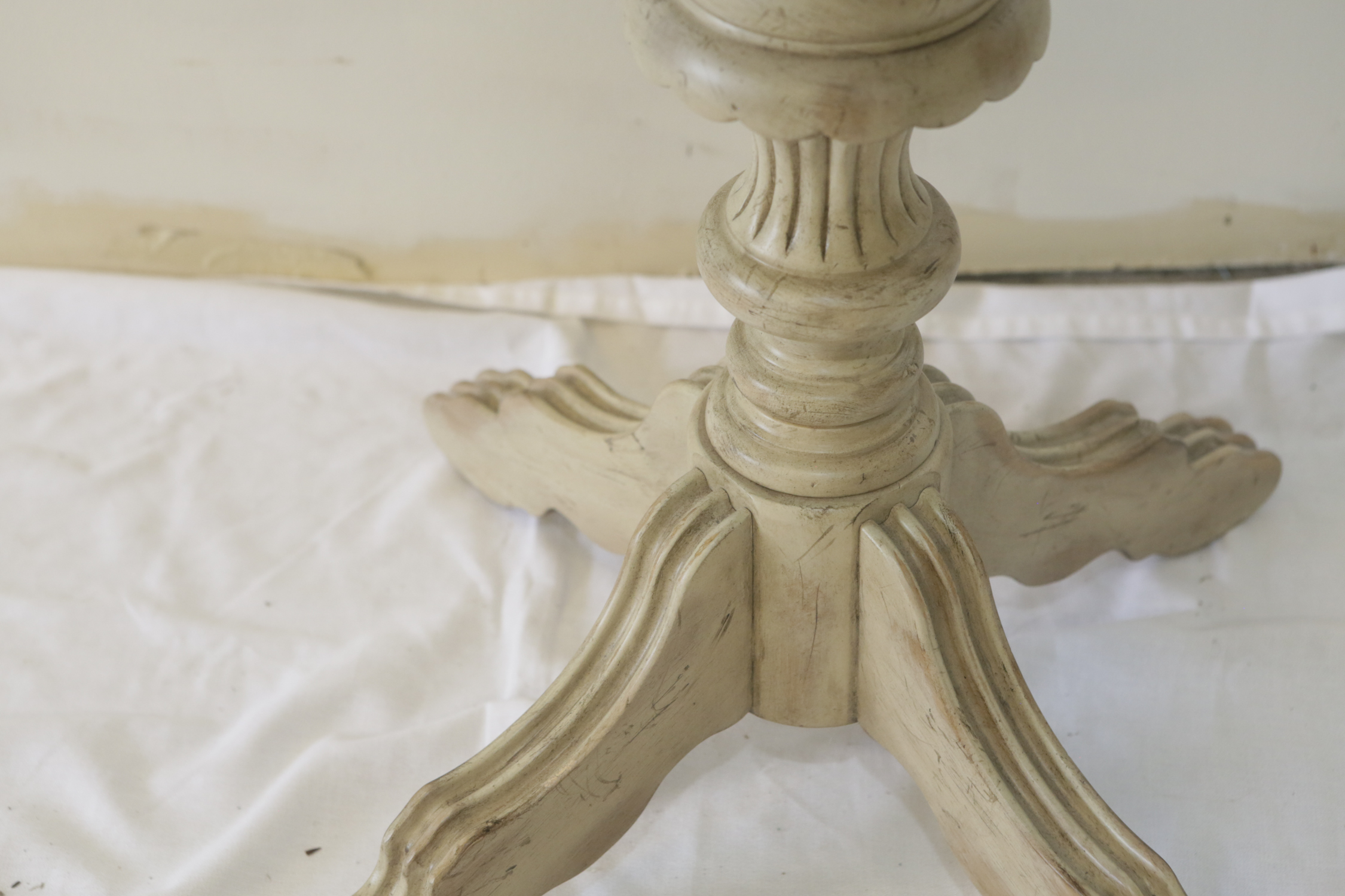 Hooker Furniture Accent Table