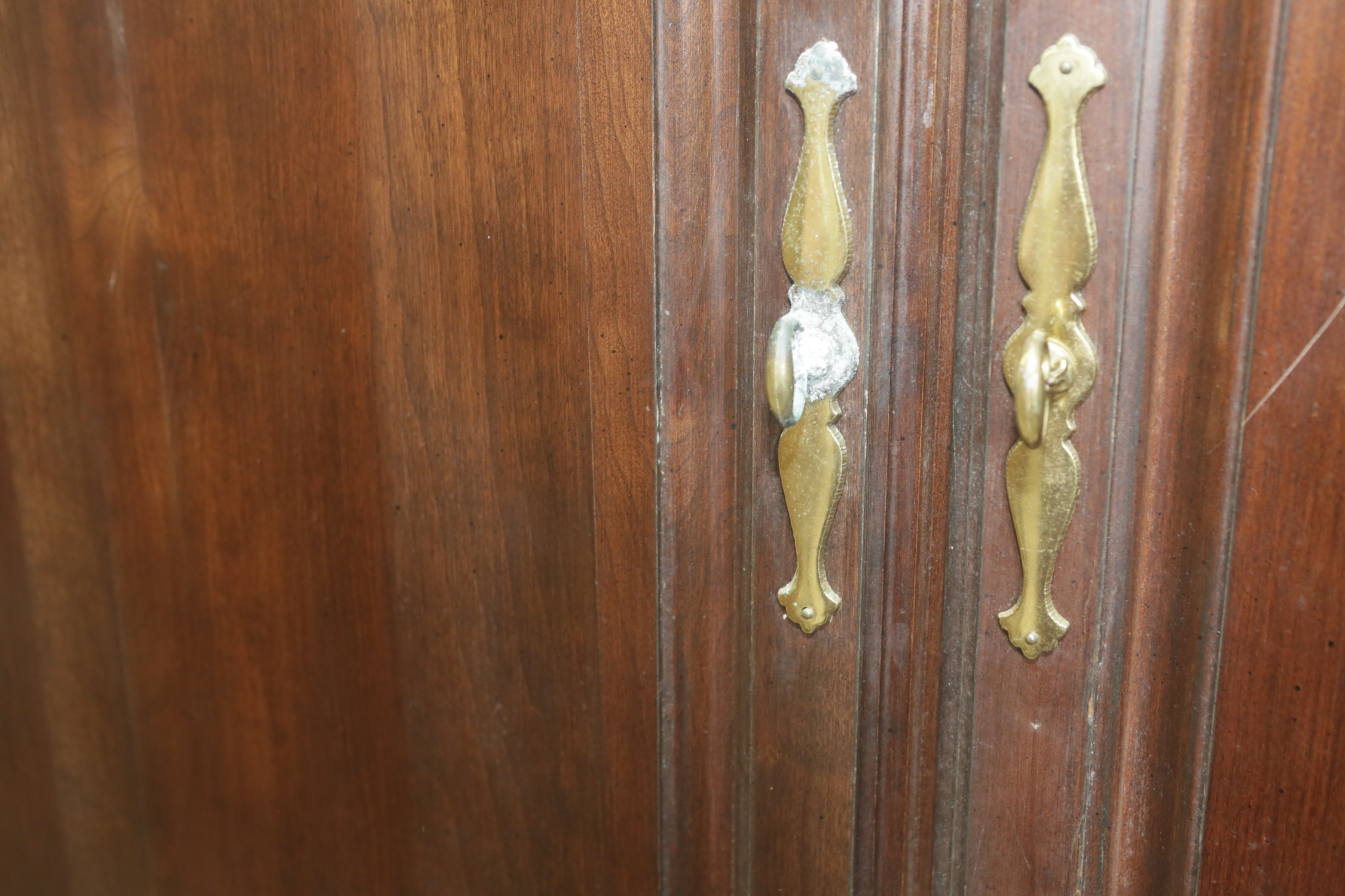 Queen Anne Style Accent Table by Kincaid