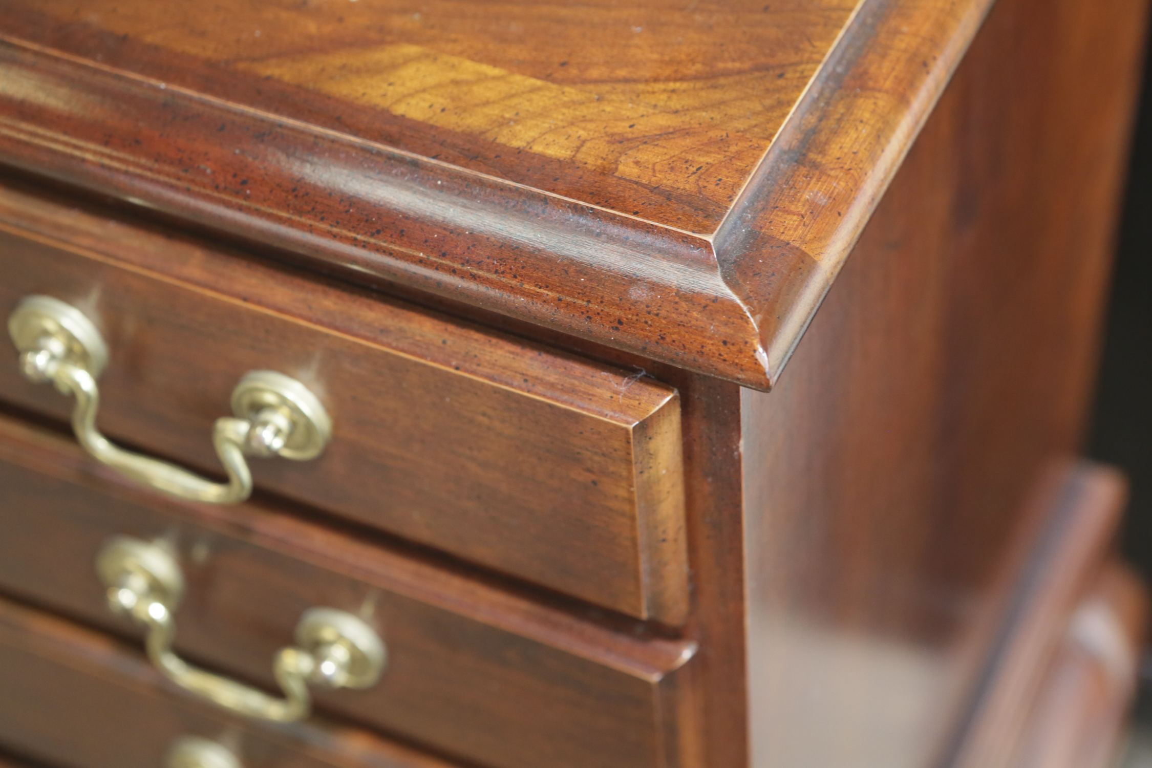 Queen Anne Style Side Table