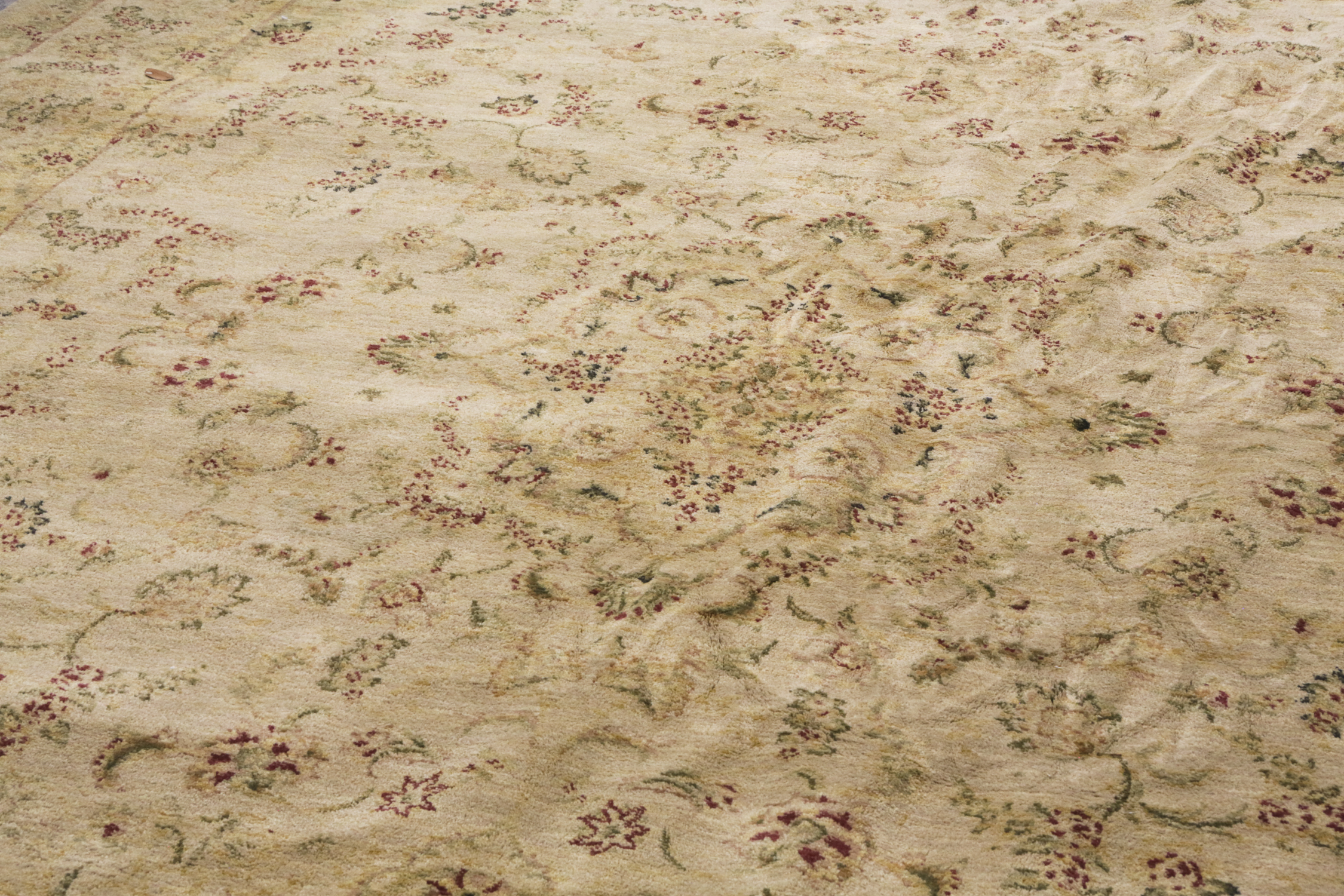 Machine Made Persian Style Area Rug